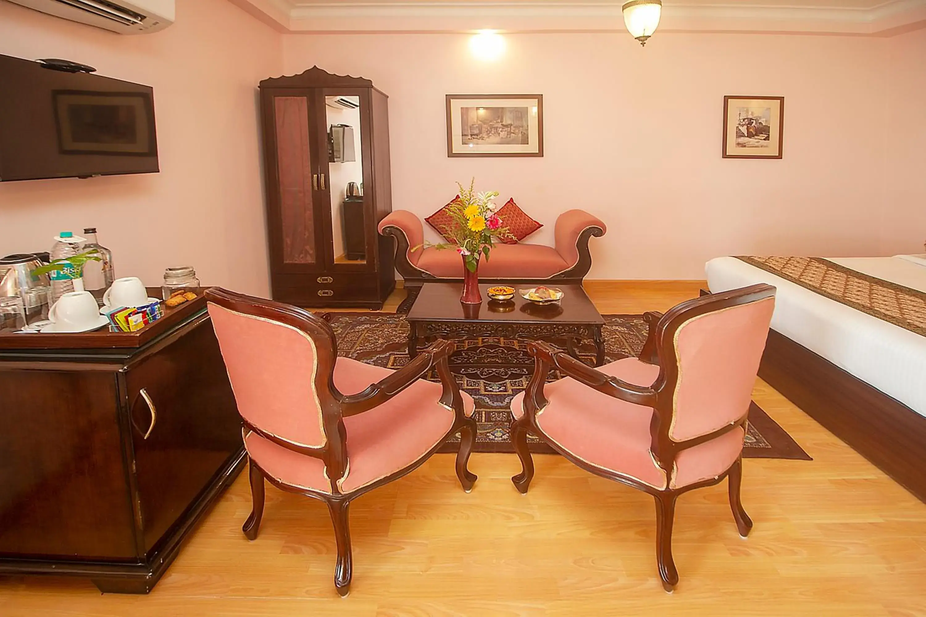 Living room in Suryauday Haveli - An Amritara Resort