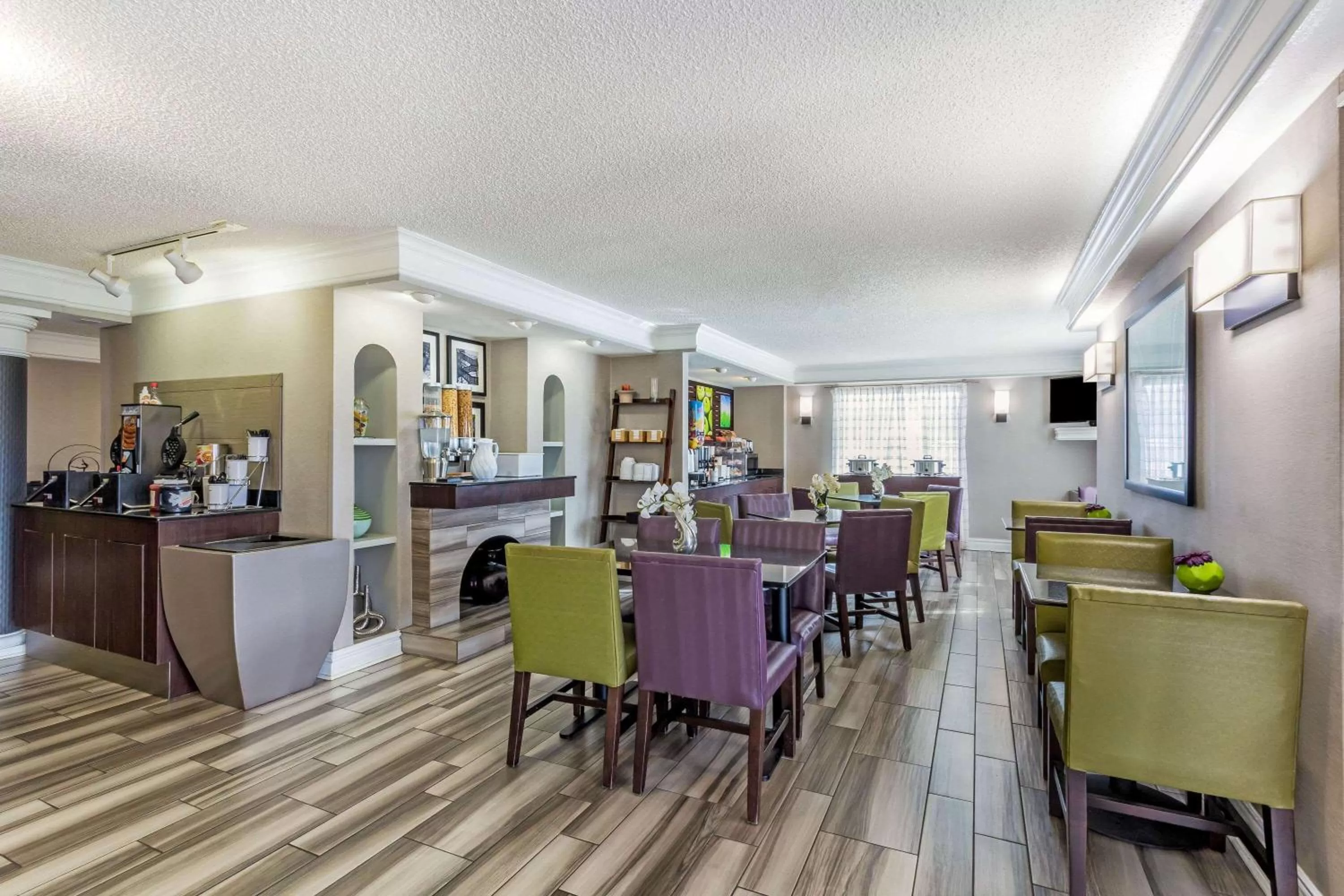Restaurant/places to eat in La Quinta Inn by Wyndham Odessa