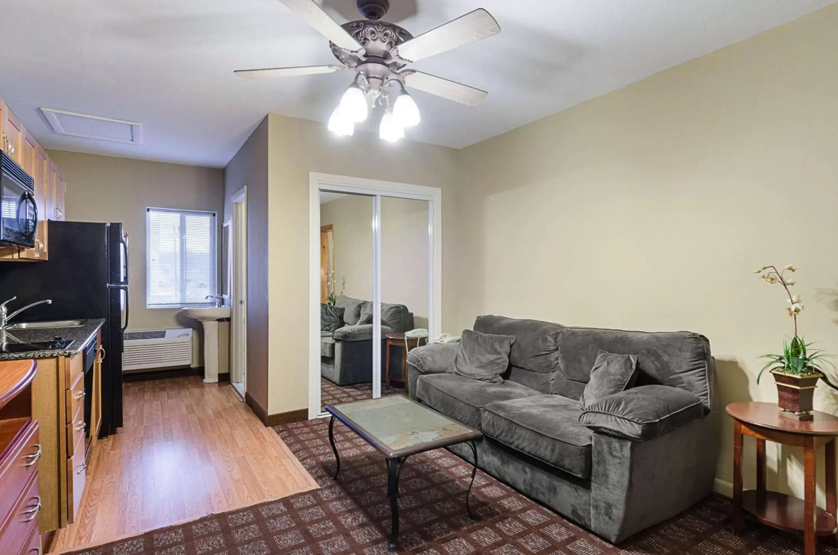 Bedroom, Seating Area in Quality Inn & Suites Northampton - Amherst