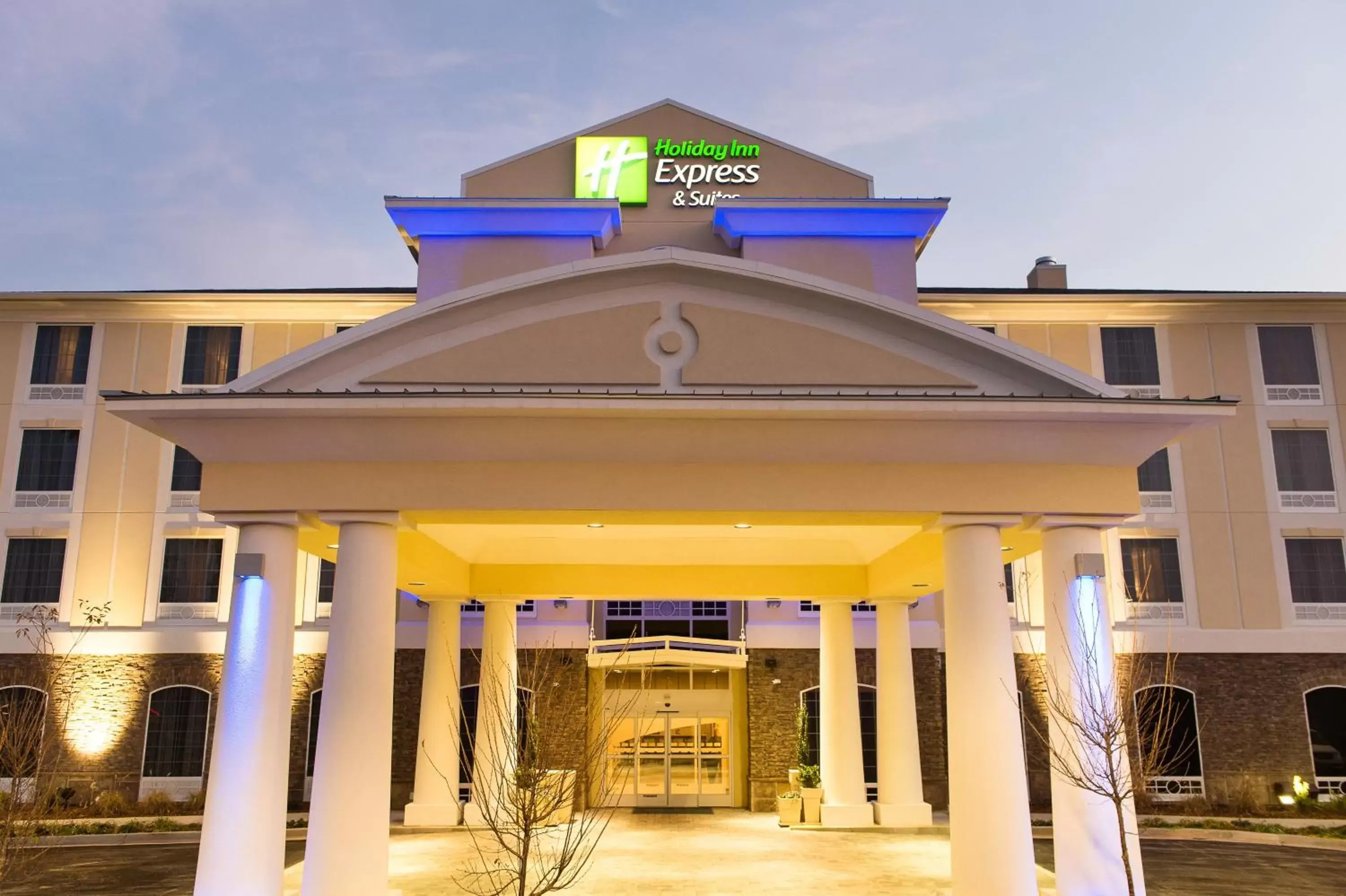 Property Building in Holiday Inn Express & Suites Aiken, an IHG Hotel