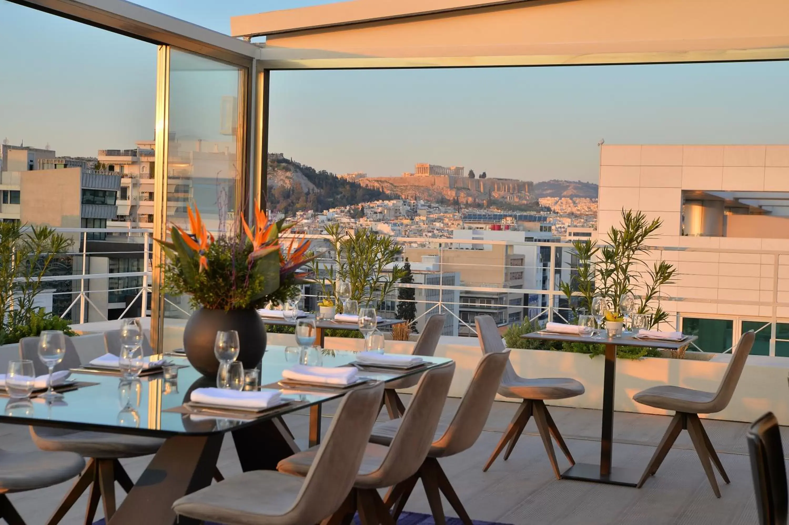 Day, Restaurant/Places to Eat in Athenaeum Smart Hotel