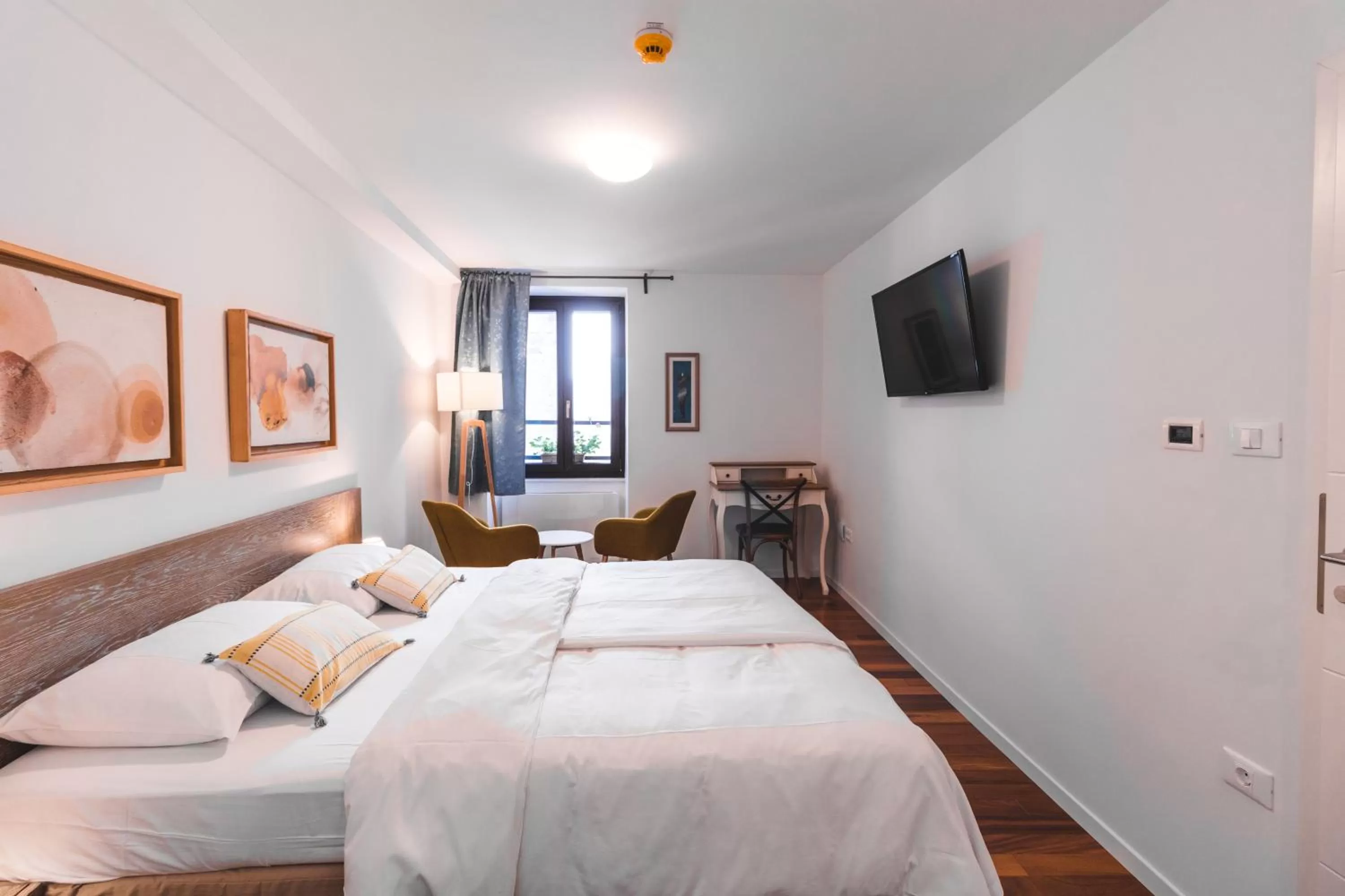 Photo of the whole room, Bed in Second Life in Piran - Hotel Zala Piran with private parking and shuttle service