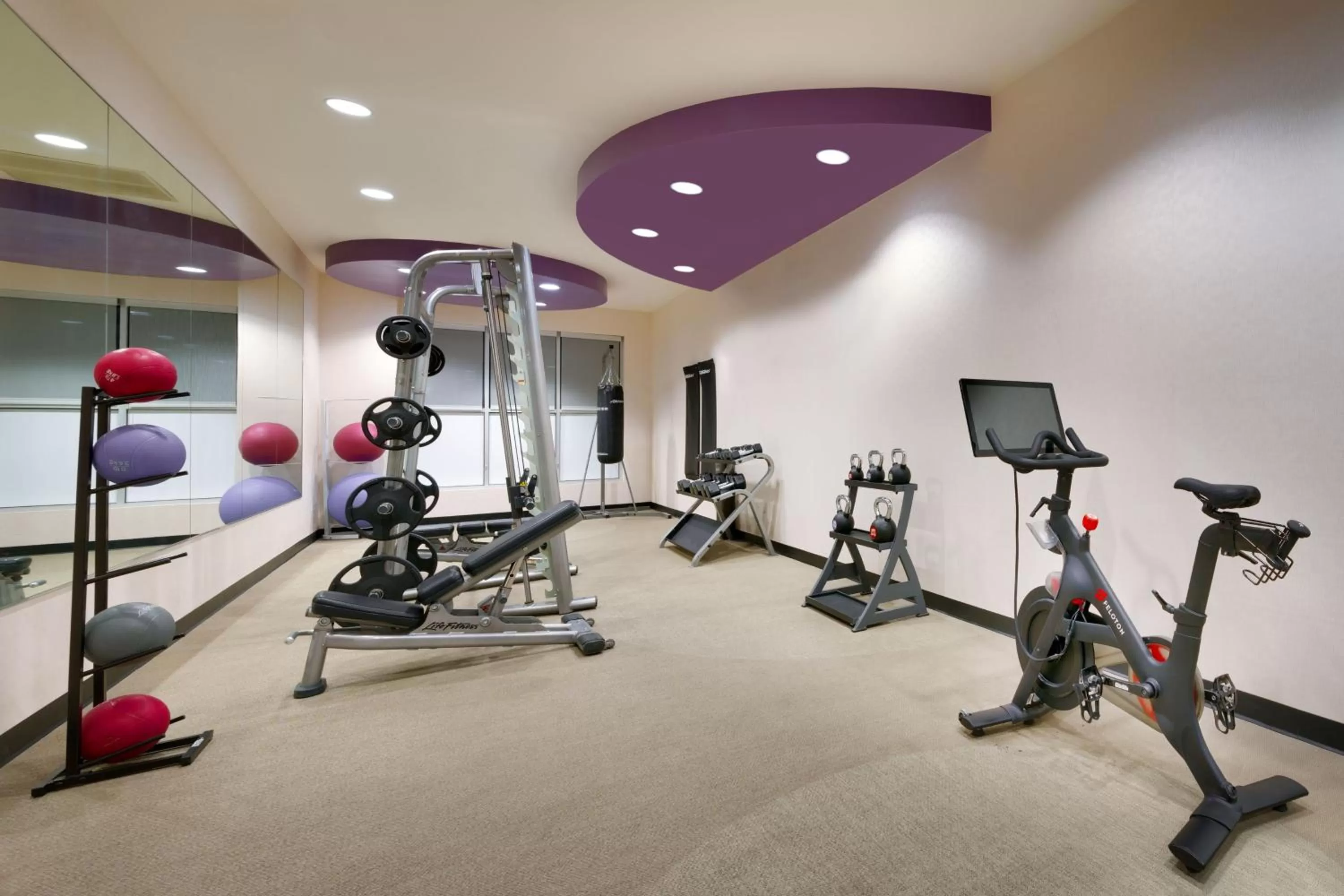 Fitness centre/facilities in SpringHill Suites by Marriott Las Vegas Convention Center