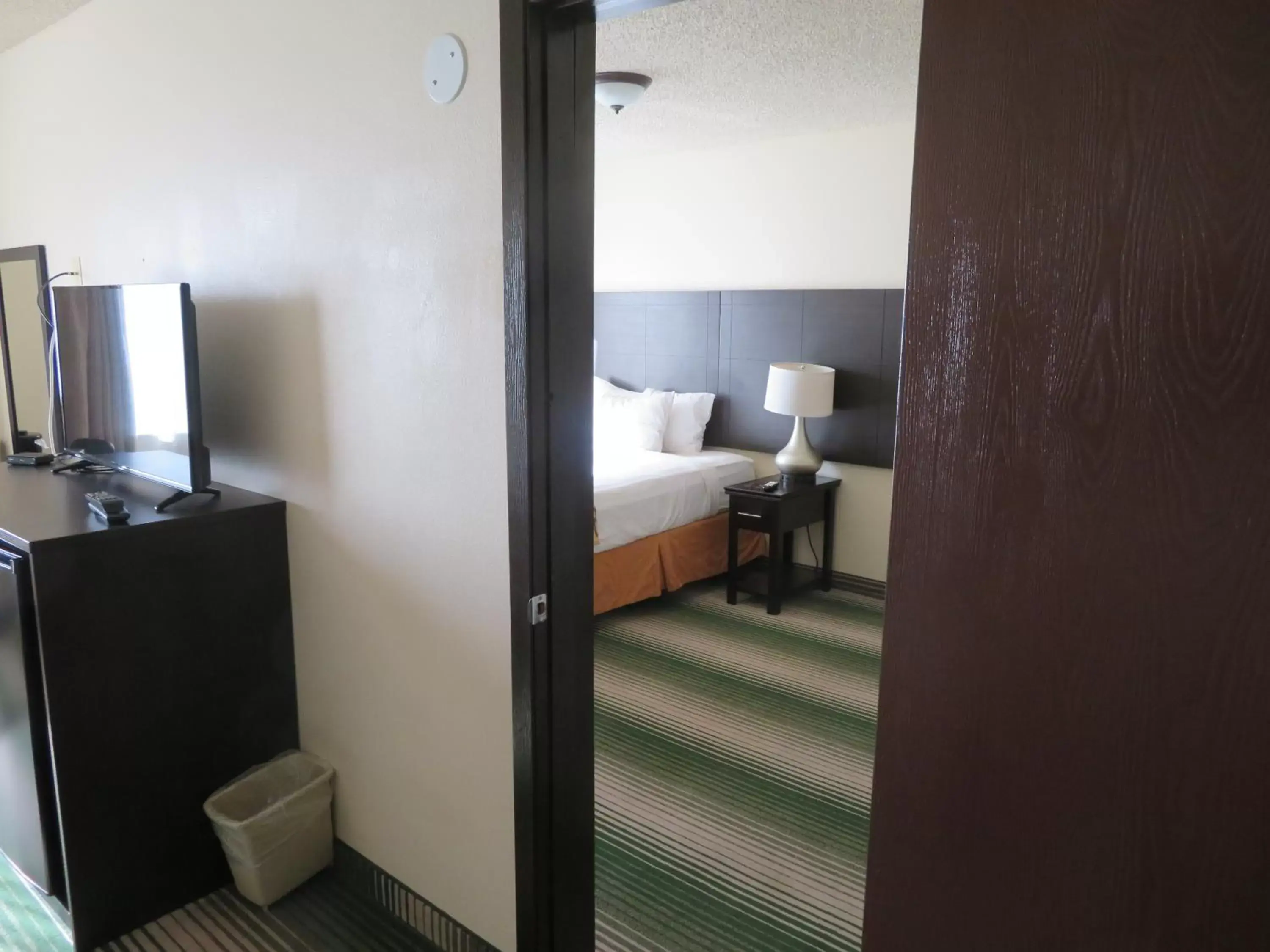 Bed in GreenTree Inn Montrose Bed in GreenTree Inn Montrose