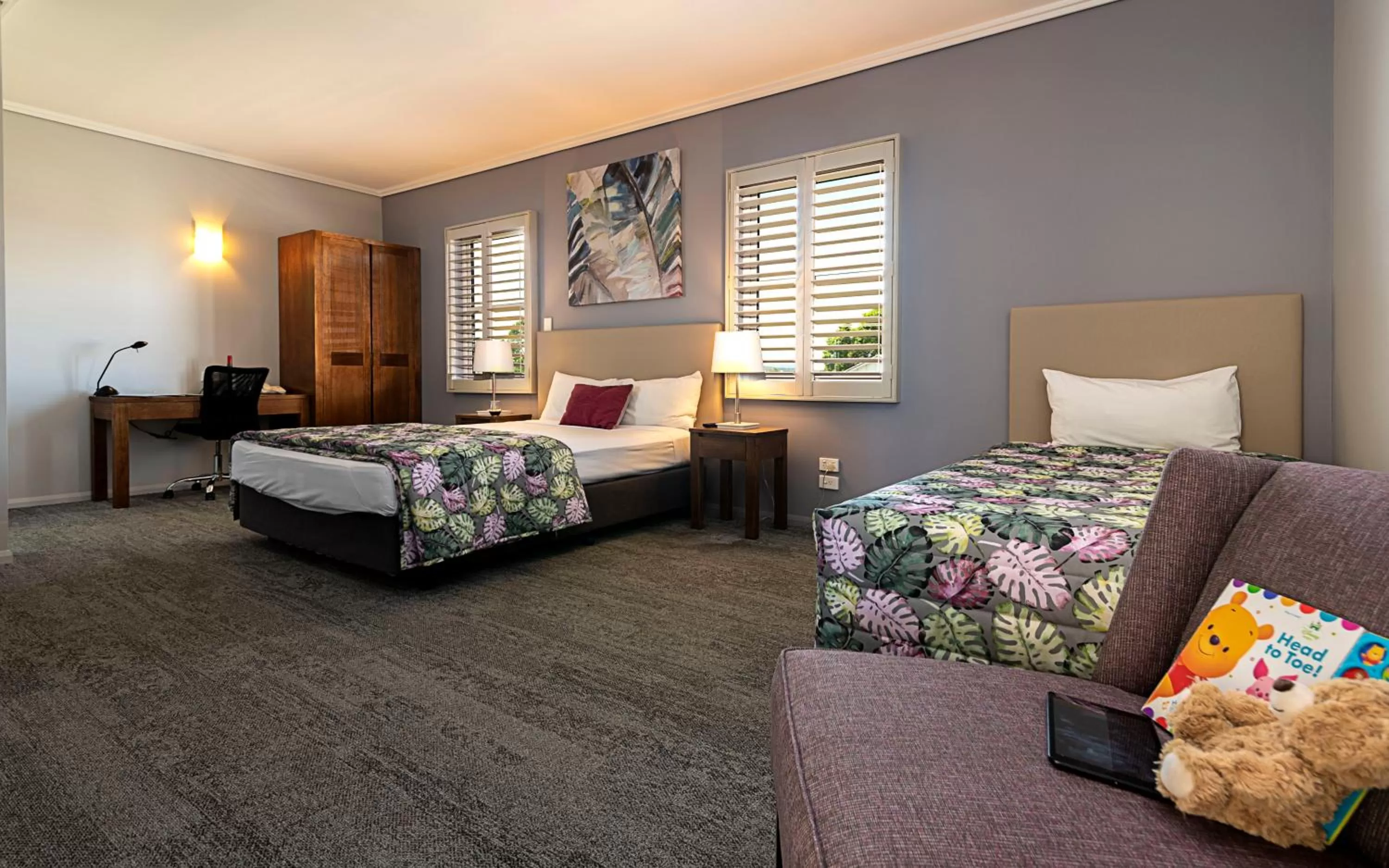 Photo of the whole room, Bed in Coachmans Inn Warwick