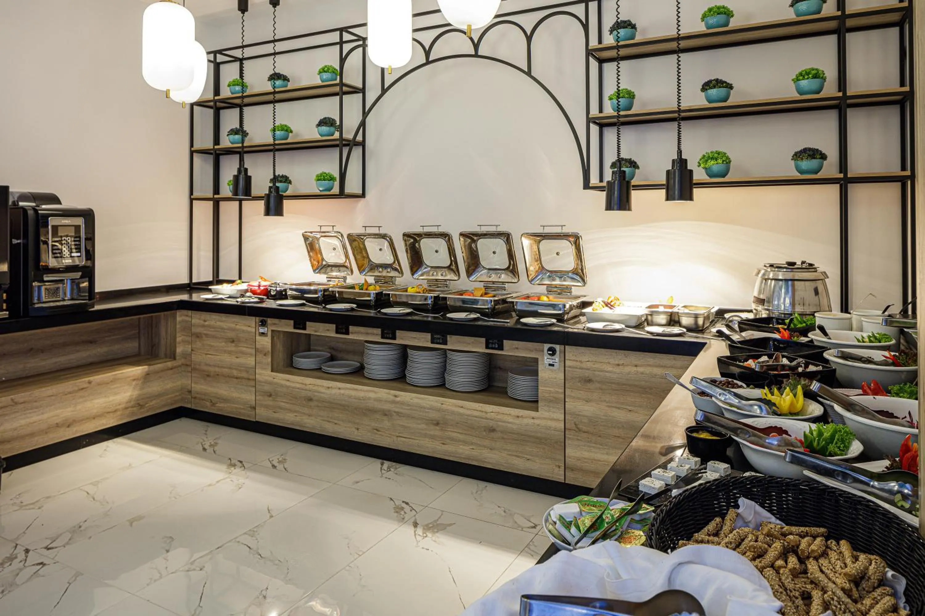 Buffet breakfast in Jo An Palace