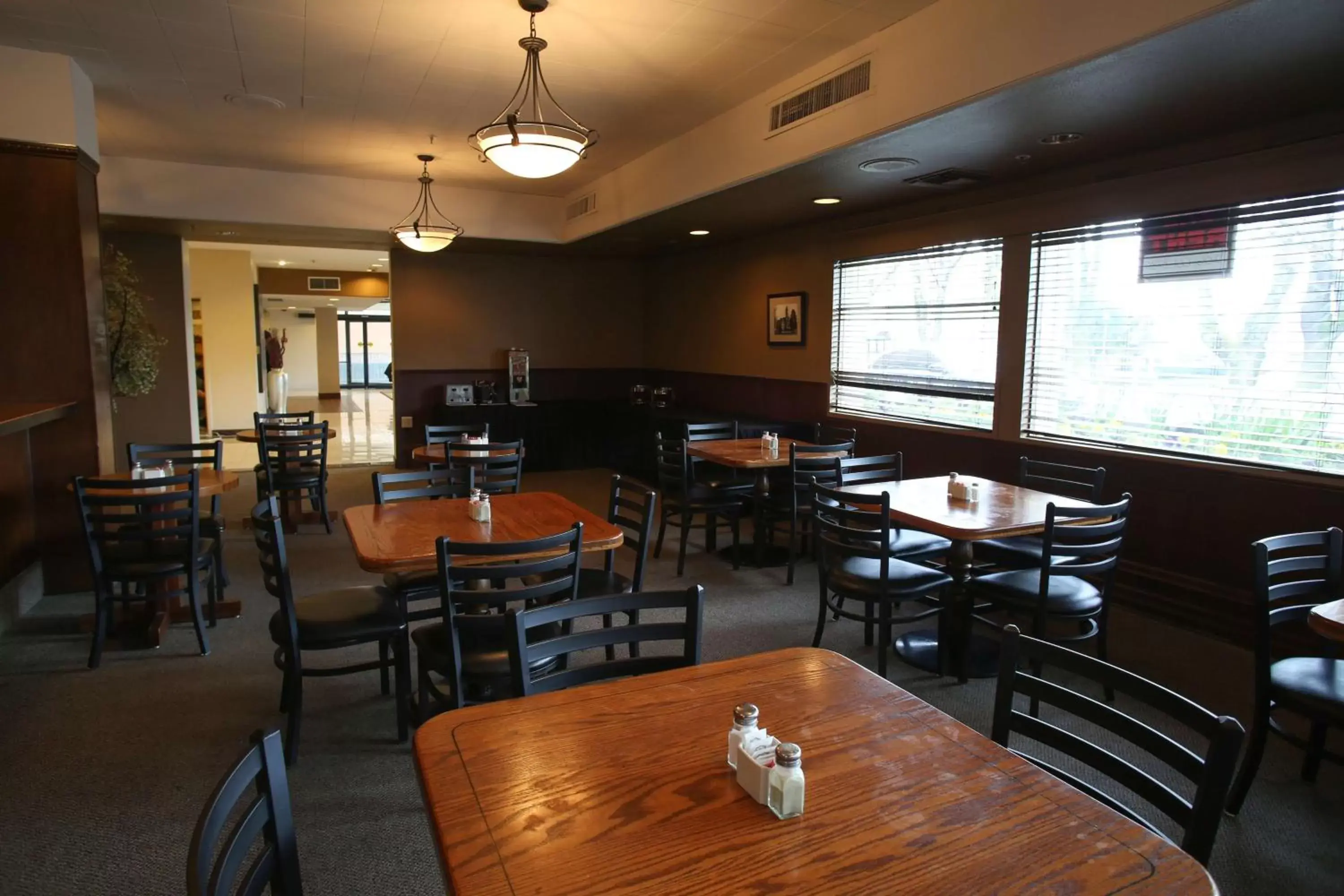 Restaurant/places to eat in Red Lion Inn & Suites Olympia, Governor Hotel Restaurant/places to eat in Red Lion Inn & Suites Olympia, Governor Hotel