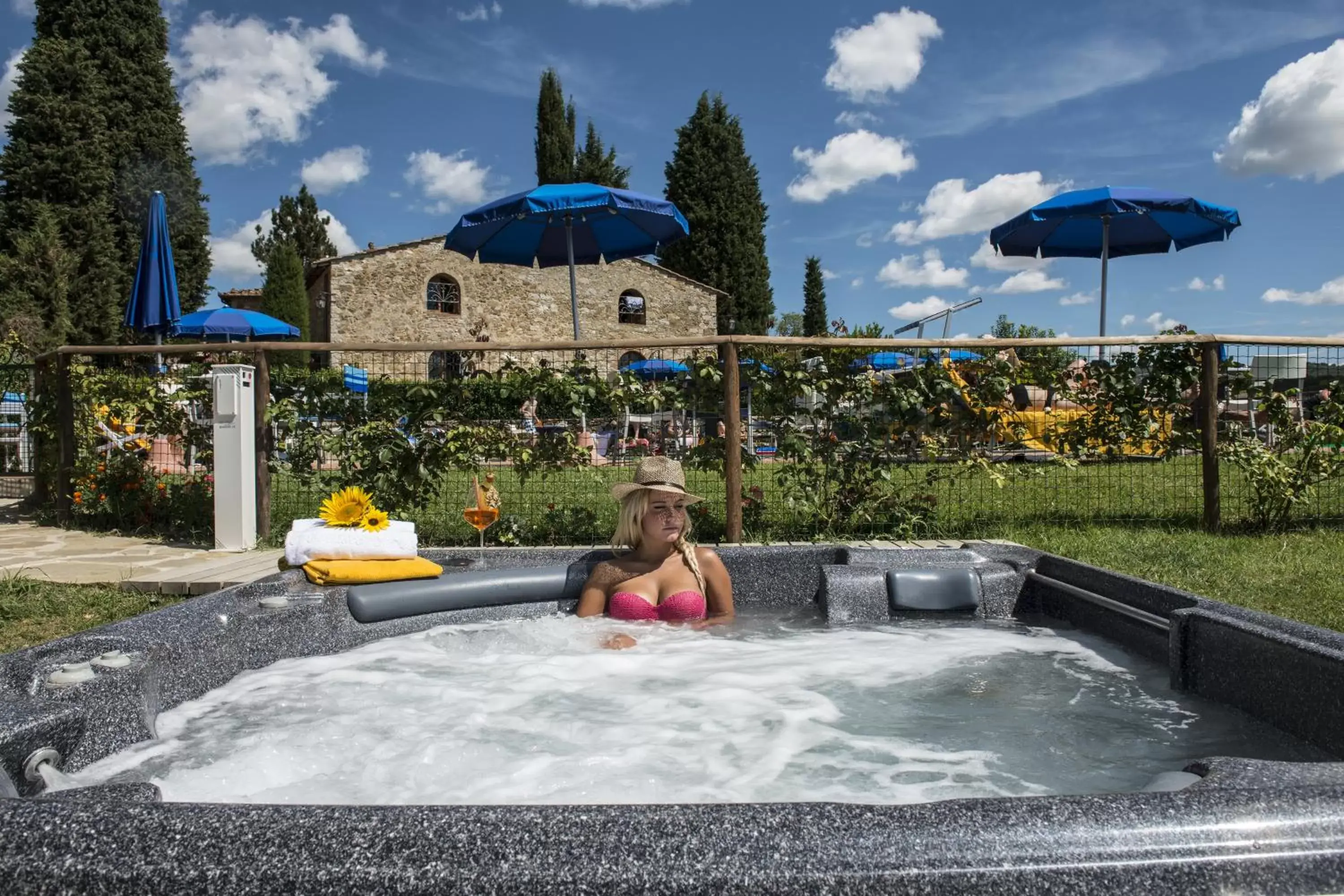 Hot Tub in Hotel Belvedere Di San Leonino