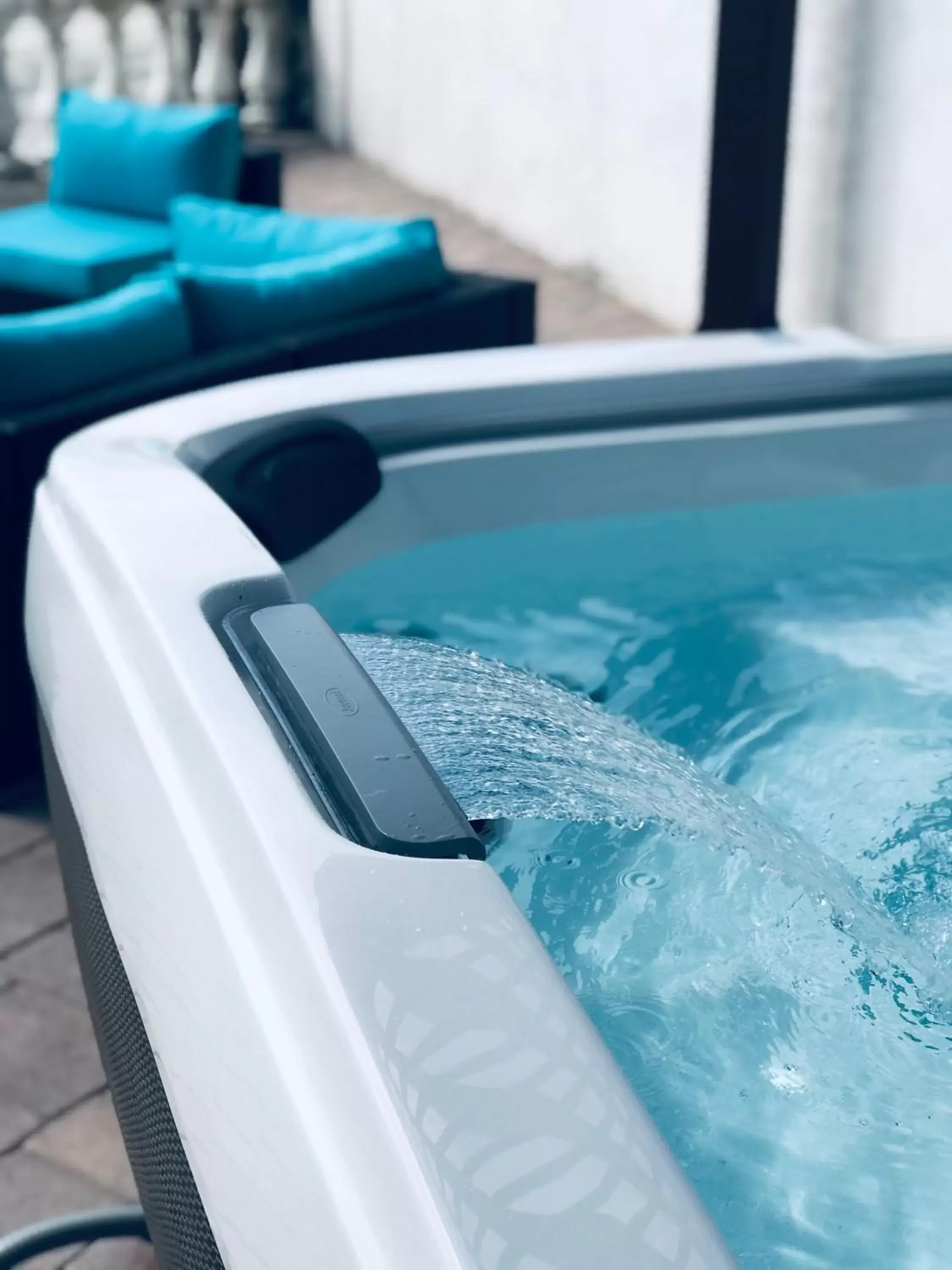 Hot Tub, Swimming Pool in Quinta Pacifica Beachfront Villas