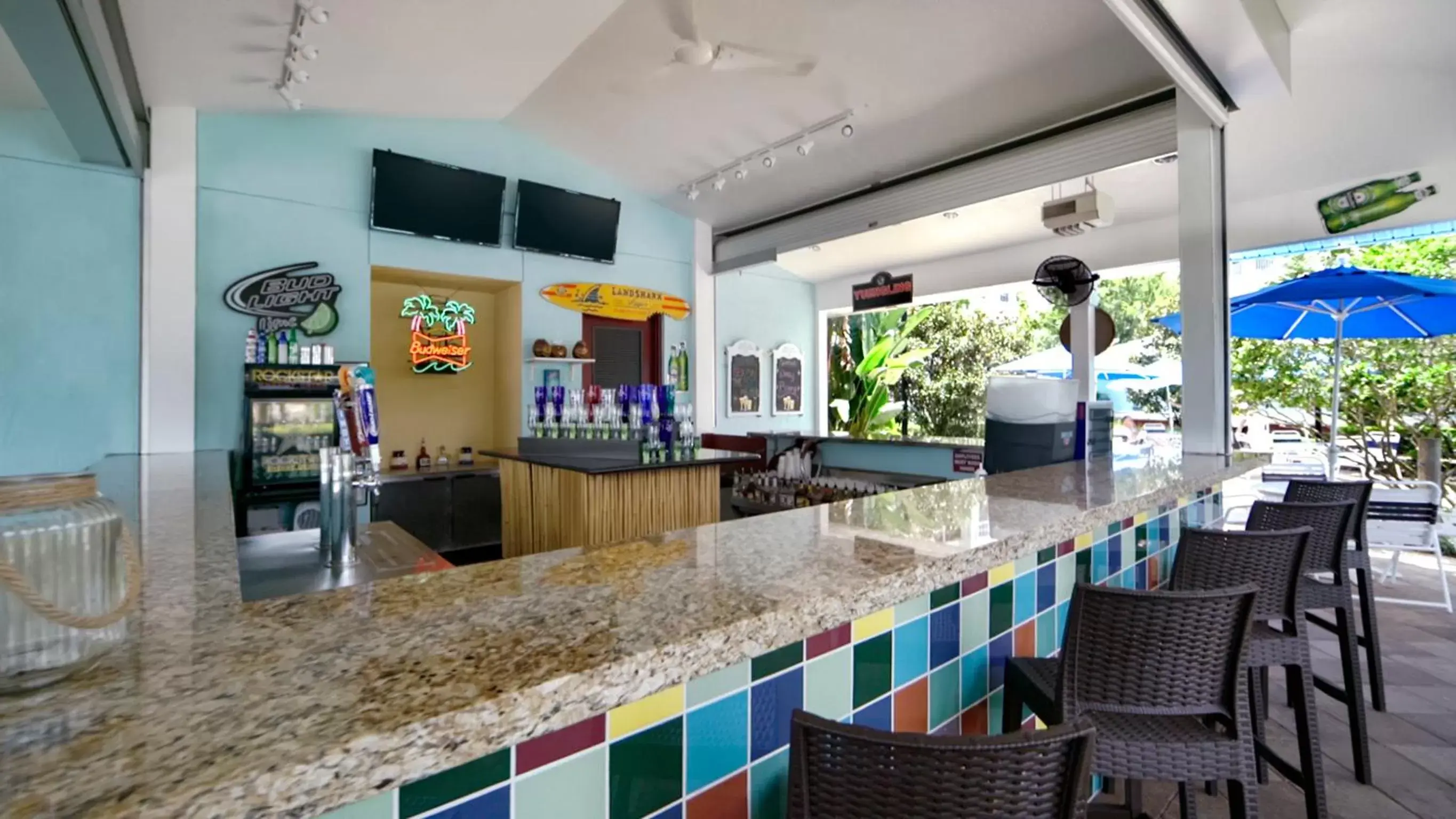 Alcoholic drinks, Lounge/Bar in Calypso Cay Vacation Villas