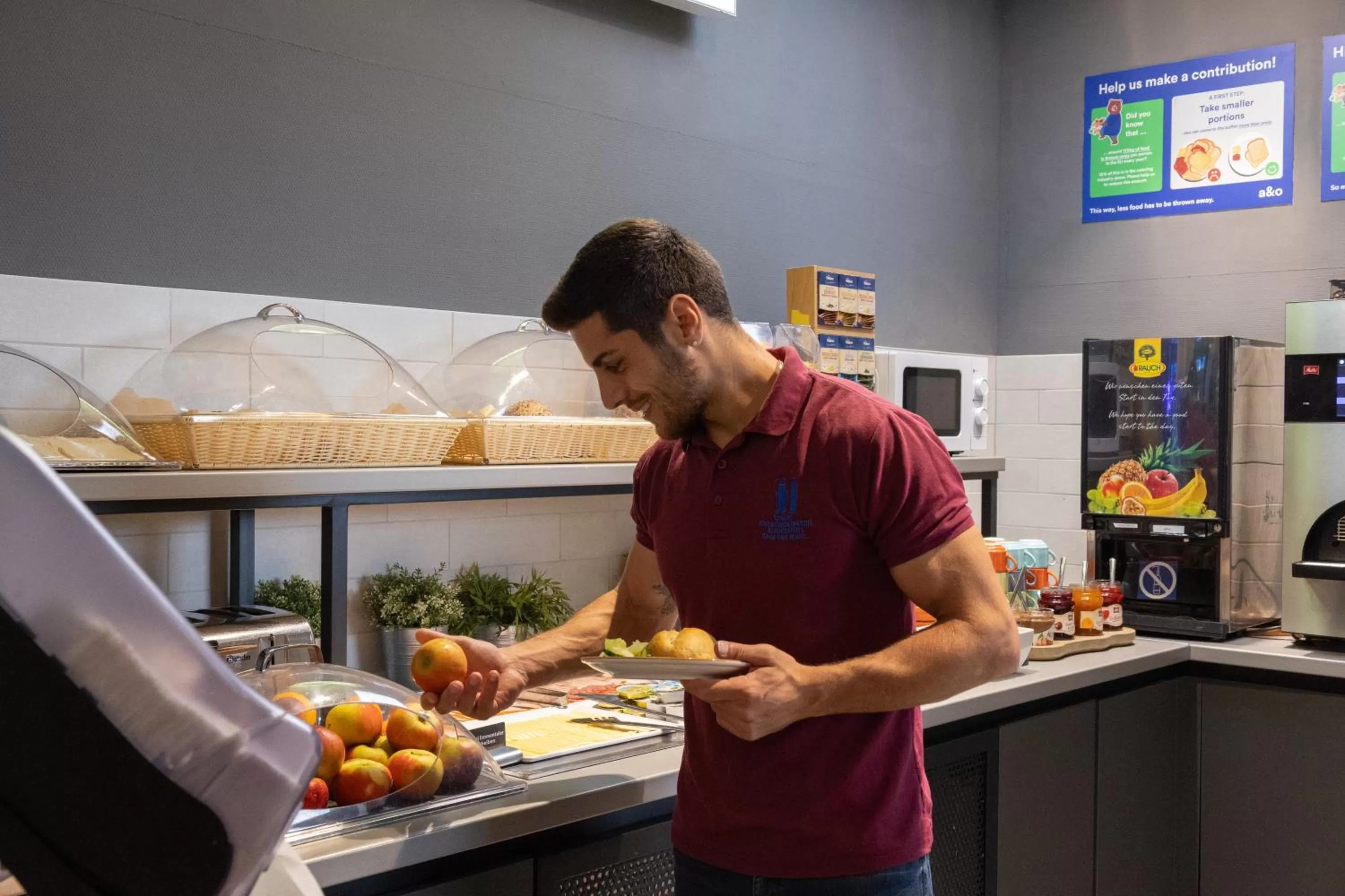 Buffet breakfast in a&o München Hauptbahnhof