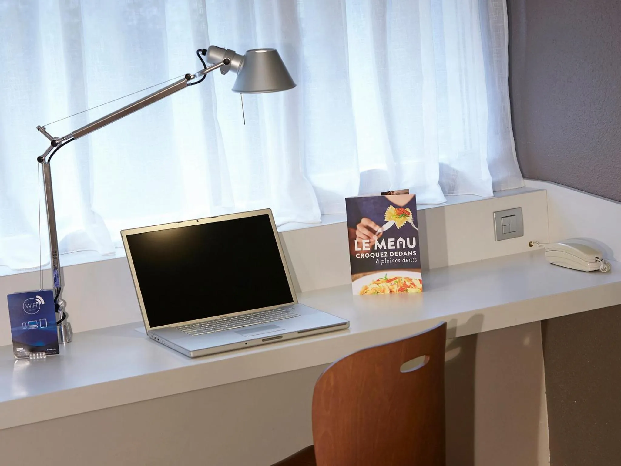 TV and multimedia in Campanile Tours Sud - Chambray-Les-Tours