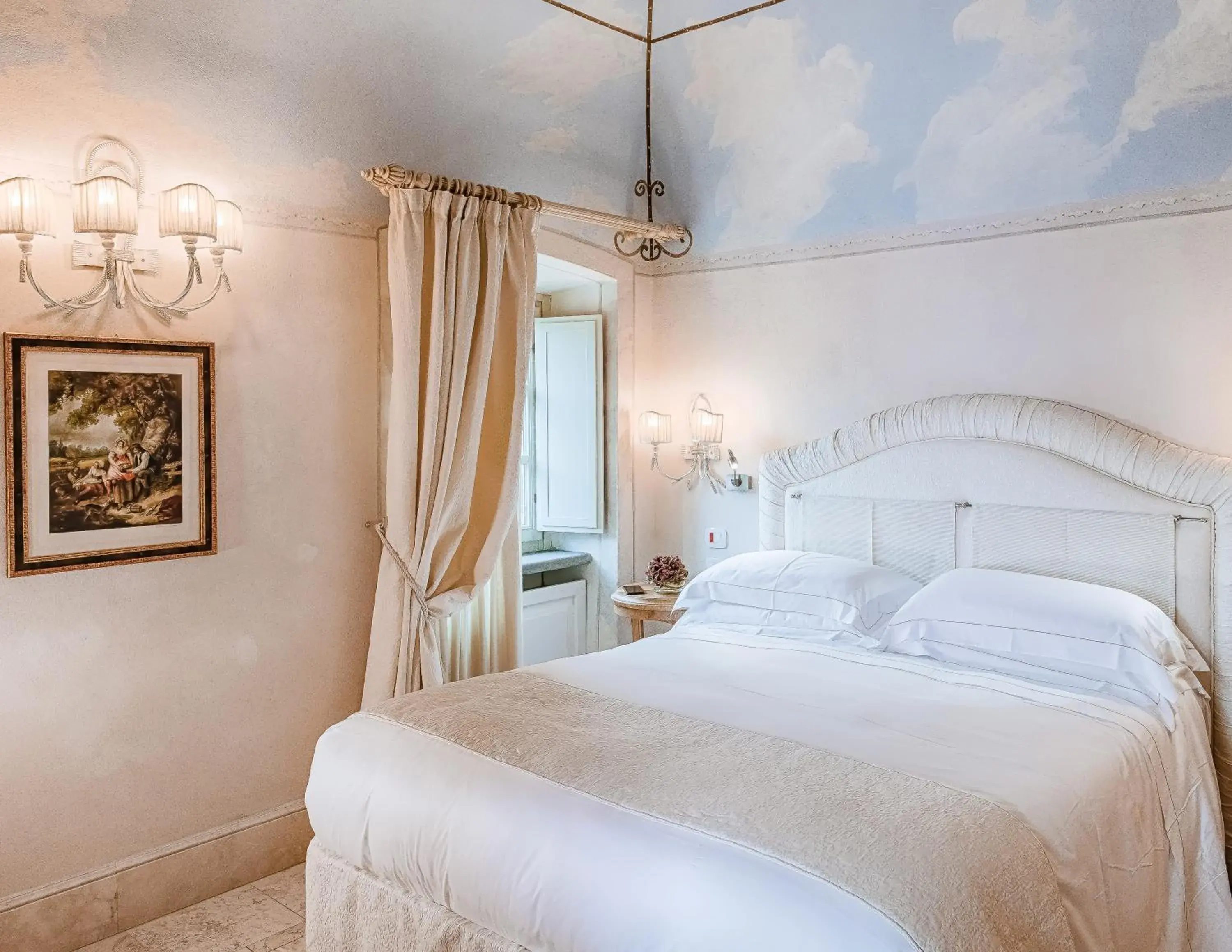 Bed in Monastero Di Cortona Hotel & Spa