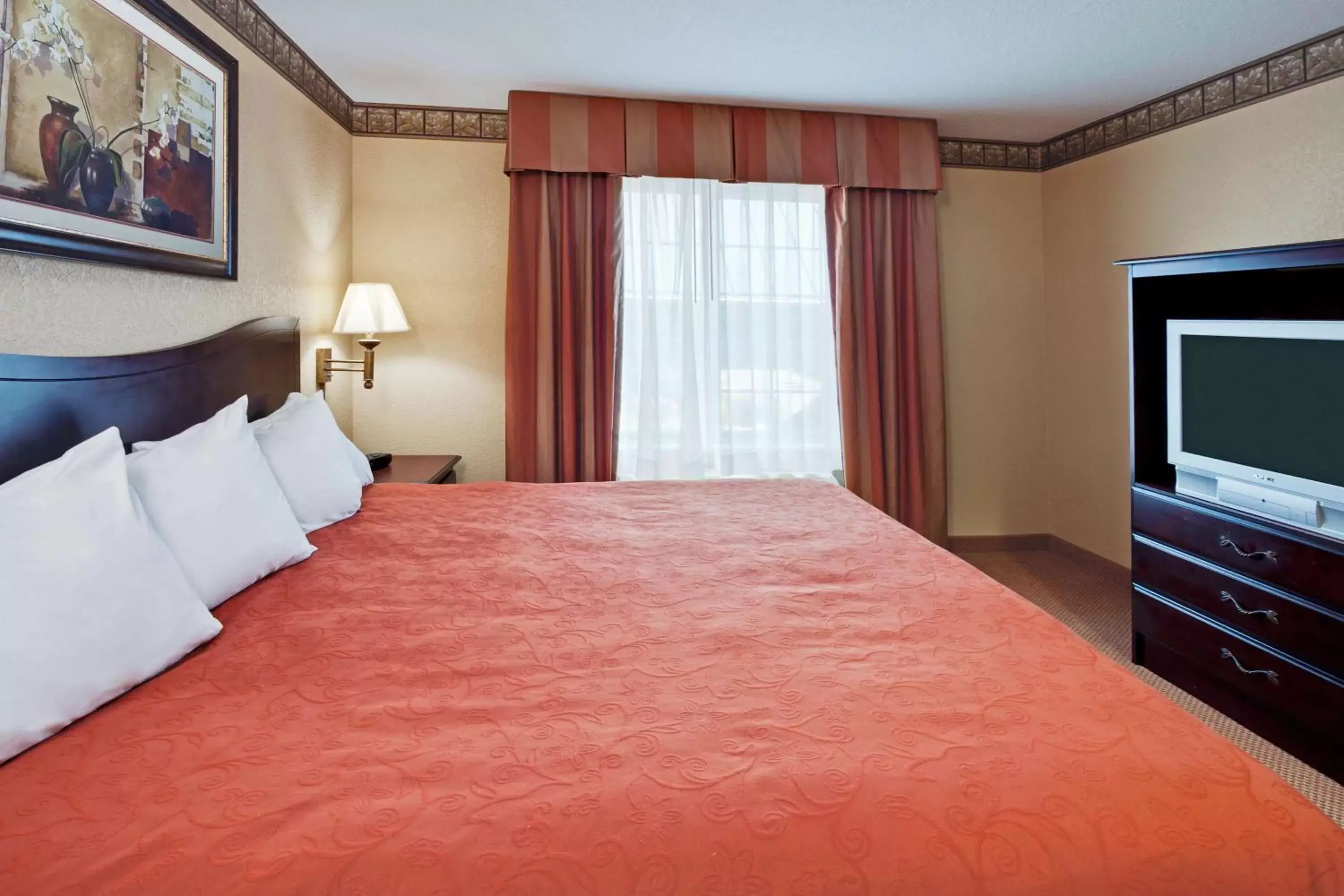 Photo of the whole room, Bed in Country Inn & Suites by Radisson, Hot Springs, AR
