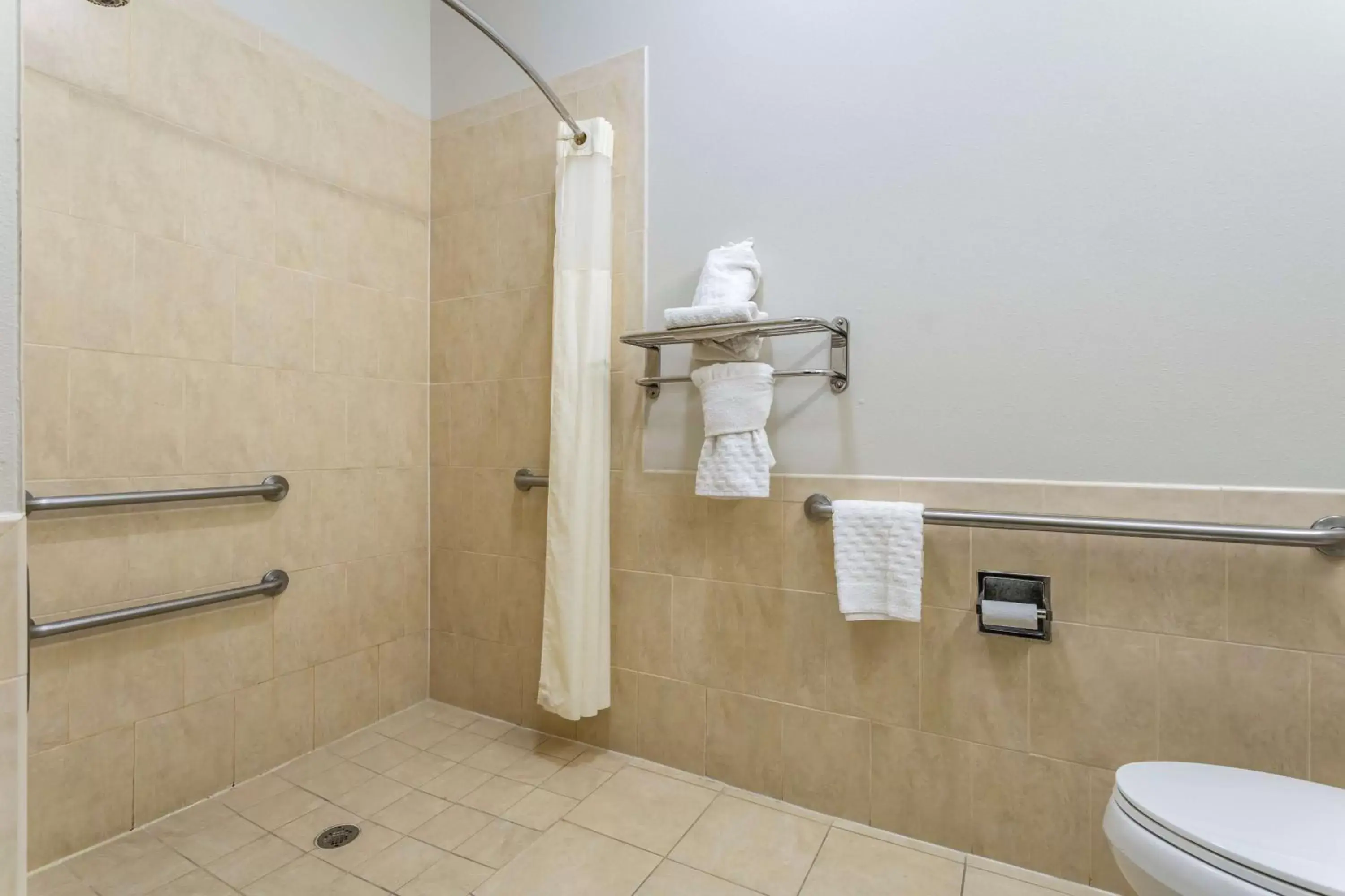 Bathroom in Best Western Sugar Land - Richmond