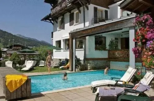 Facade/entrance, Swimming Pool in Hôtel Le Sporting