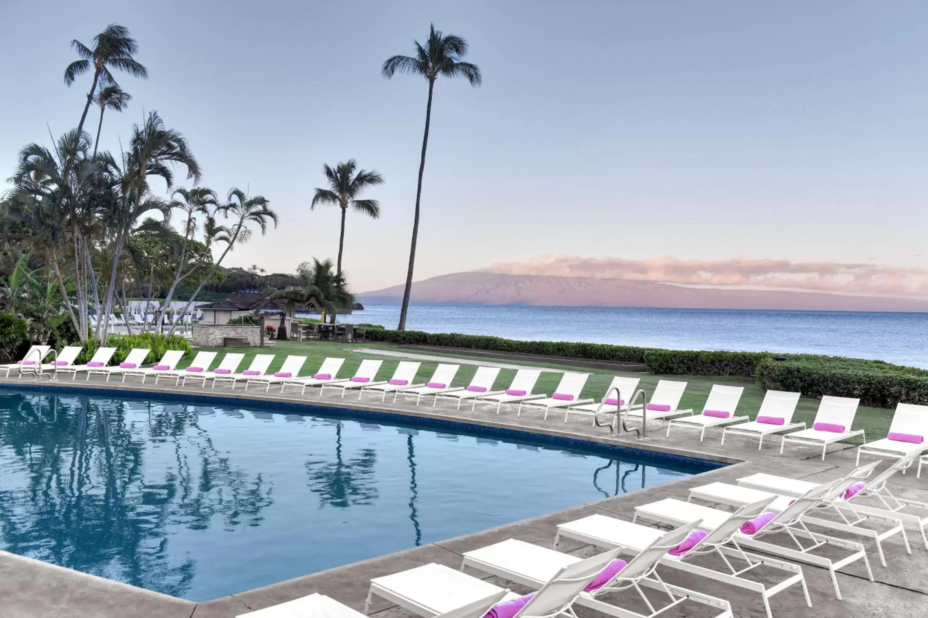 Pool view, Swimming Pool in Kaanapali Ocean Inn