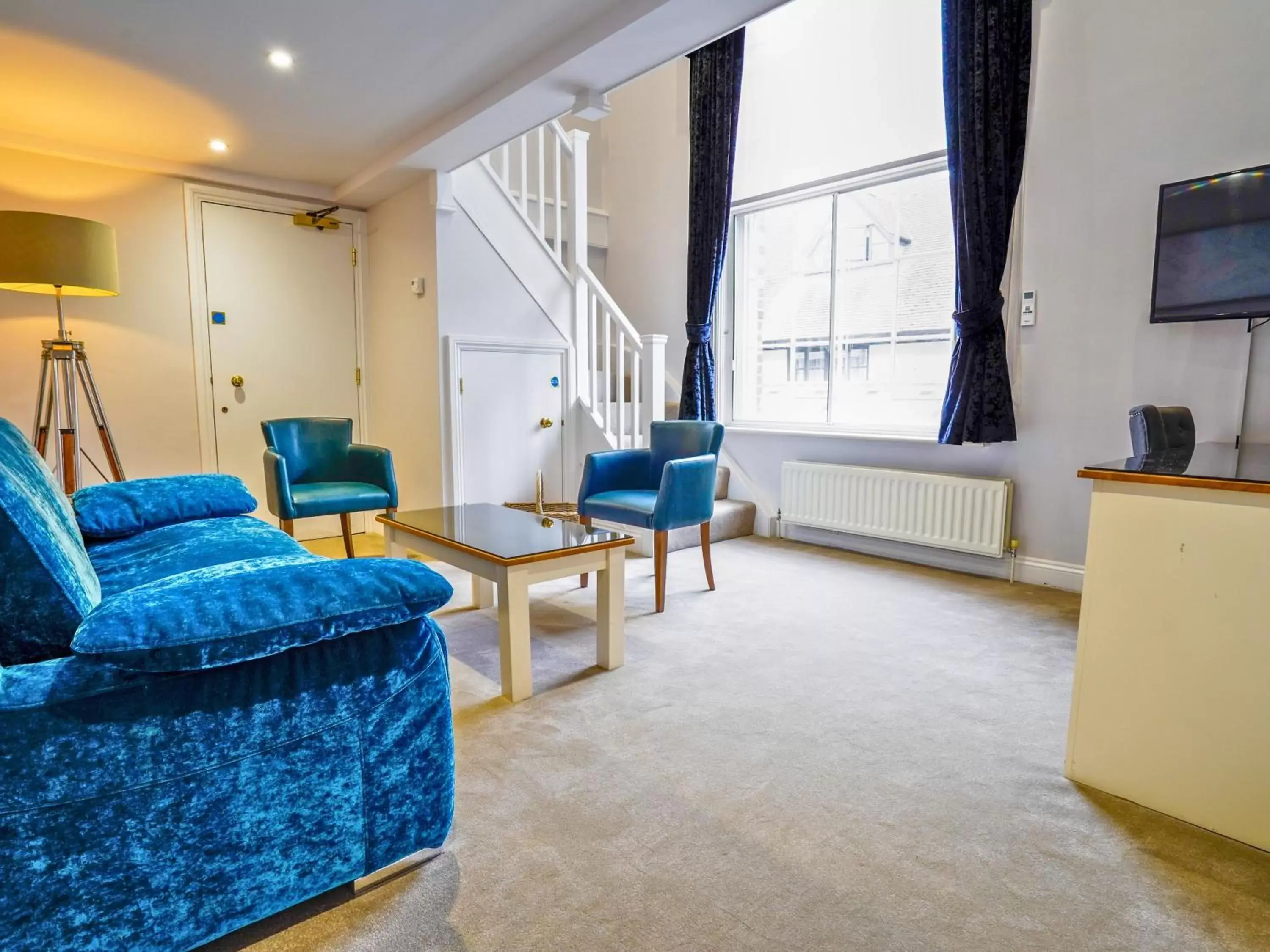 Bedroom, Seating Area in Villiers Hotel