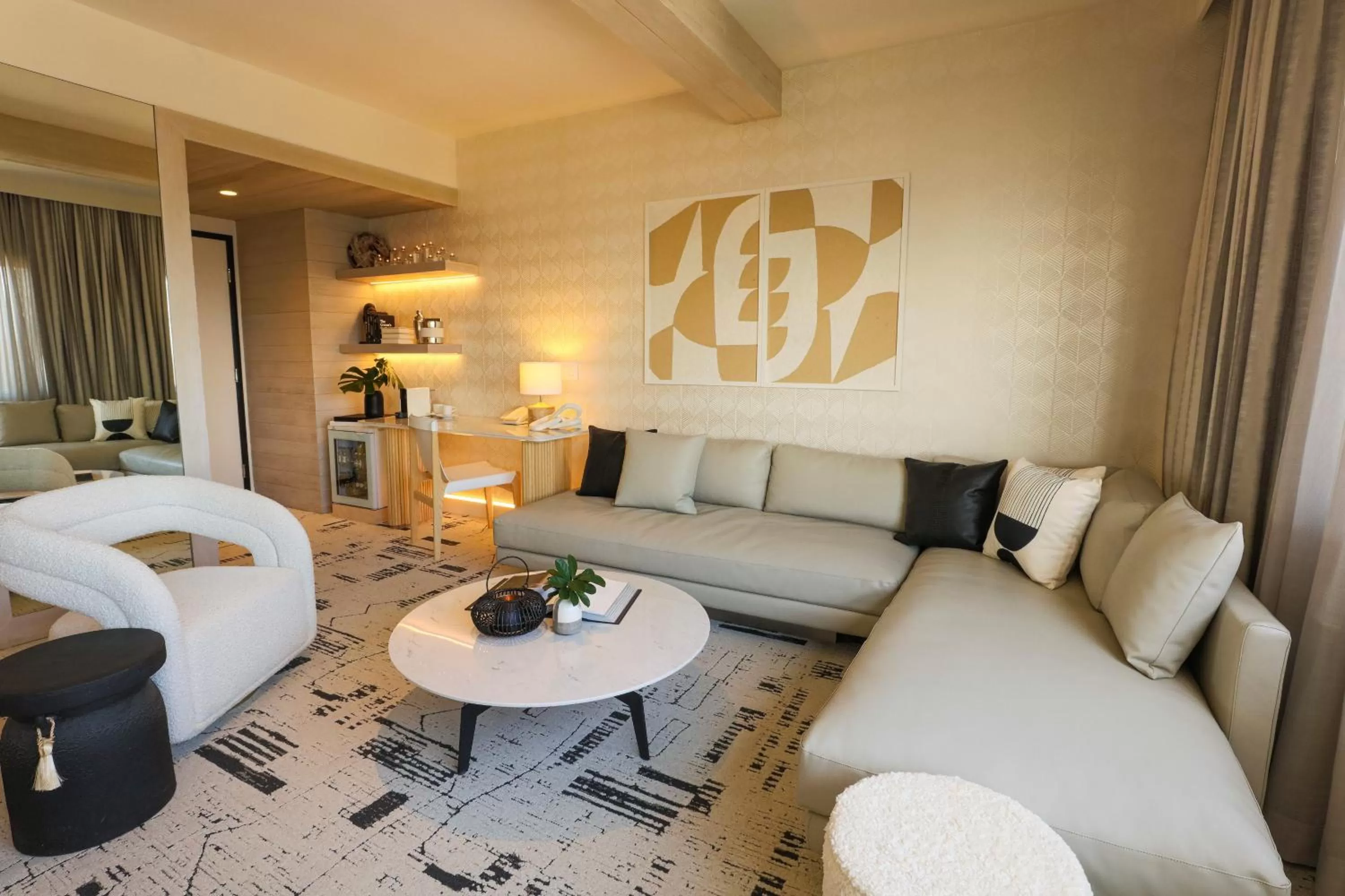 Living room in Huntley Santa Monica Beach