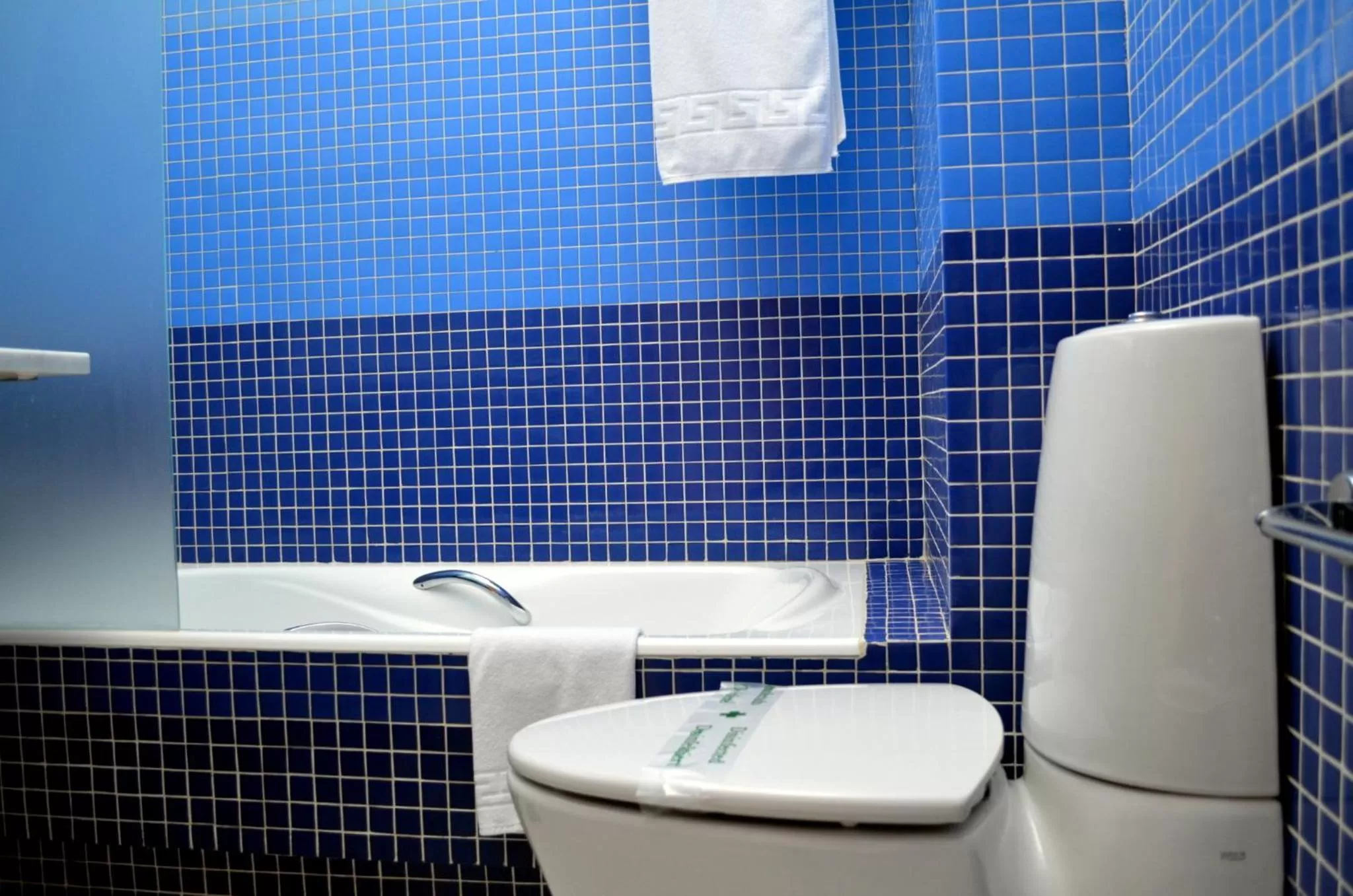 Shower in Hotel Mirador de Llerena