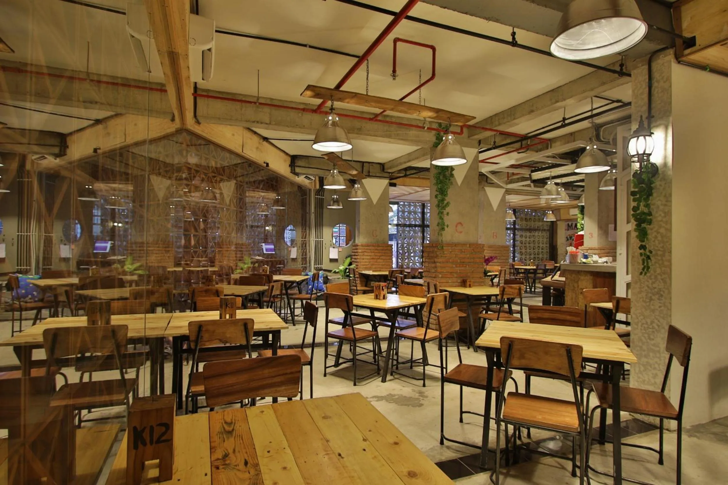 Dining area in J Hotel Kuta