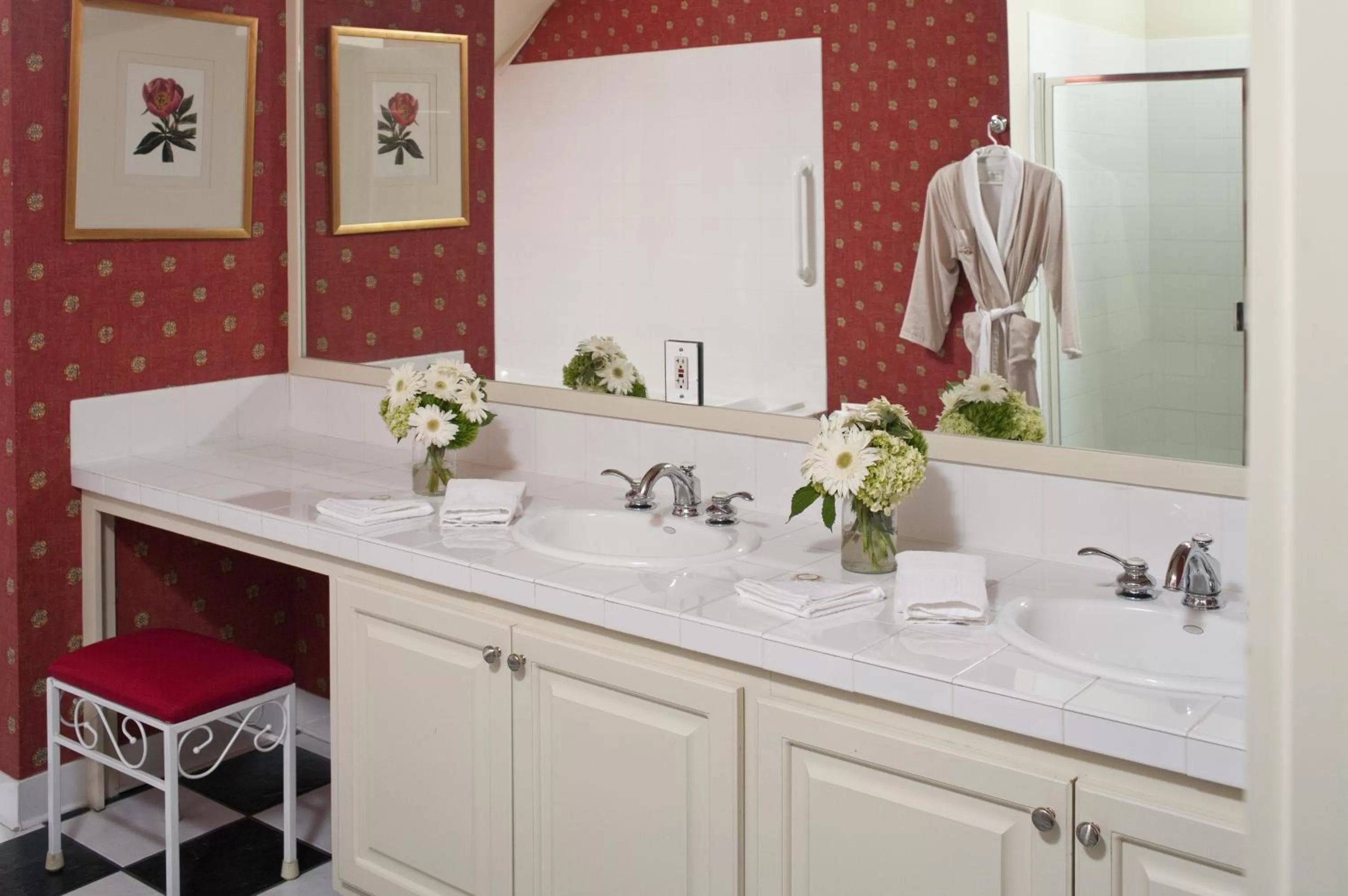 Shower in Fairview Inn