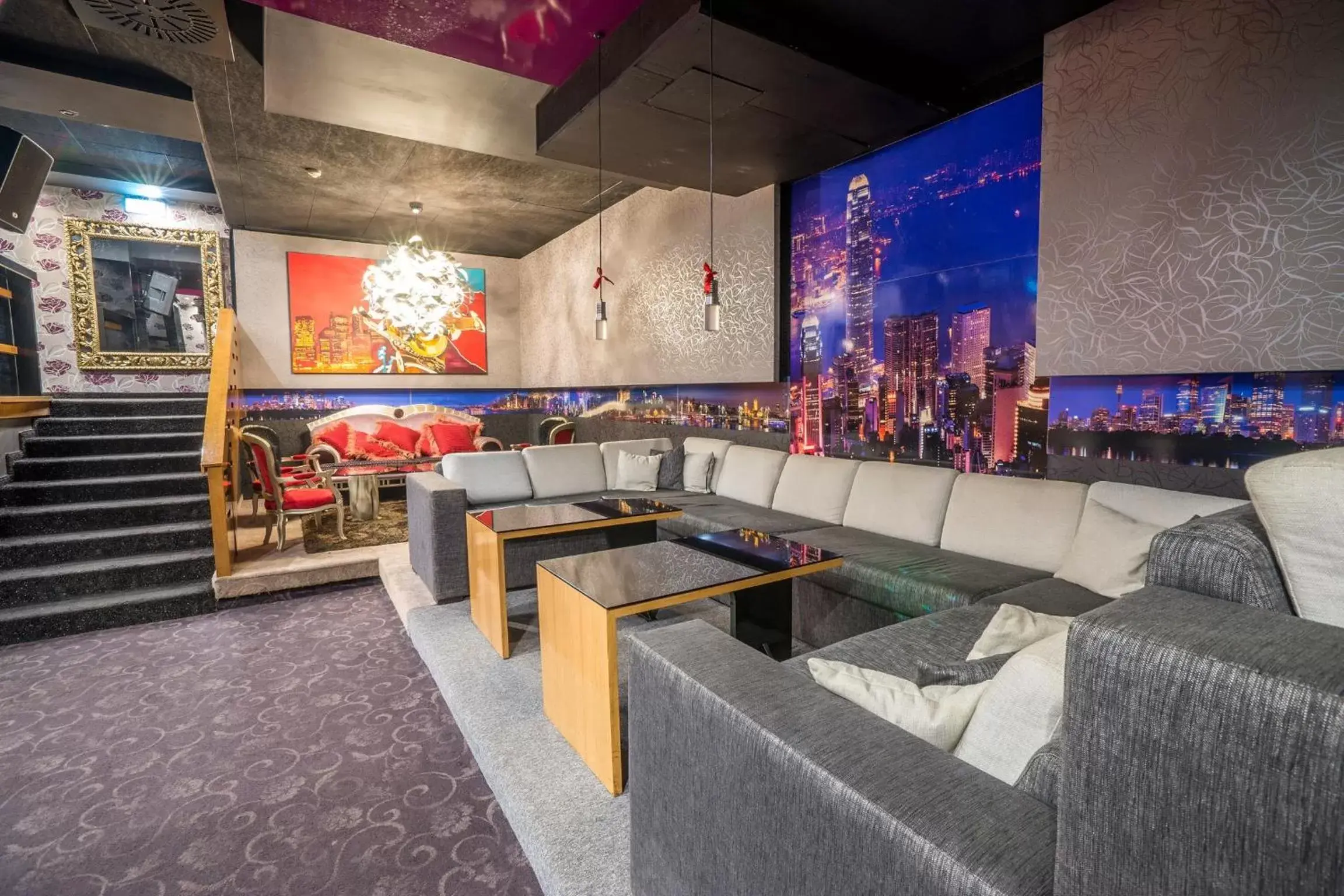 Lounge or bar in City Avenue Hotel by HMG