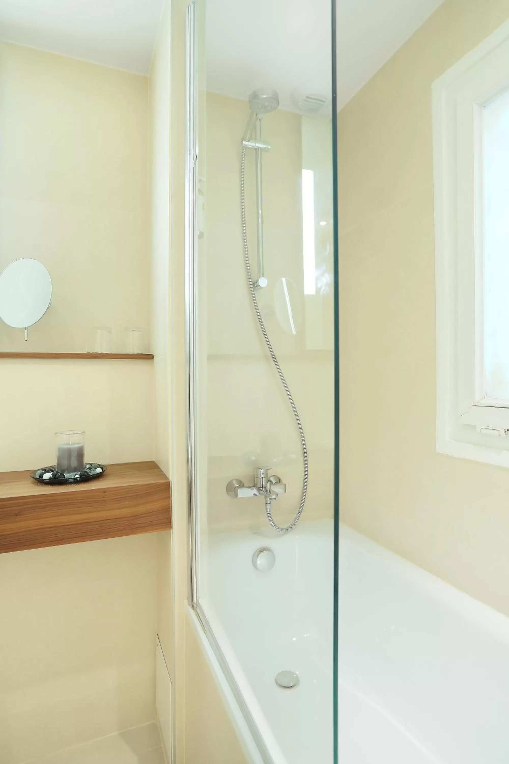 Bathroom in Maison Axel Opéra Paris
