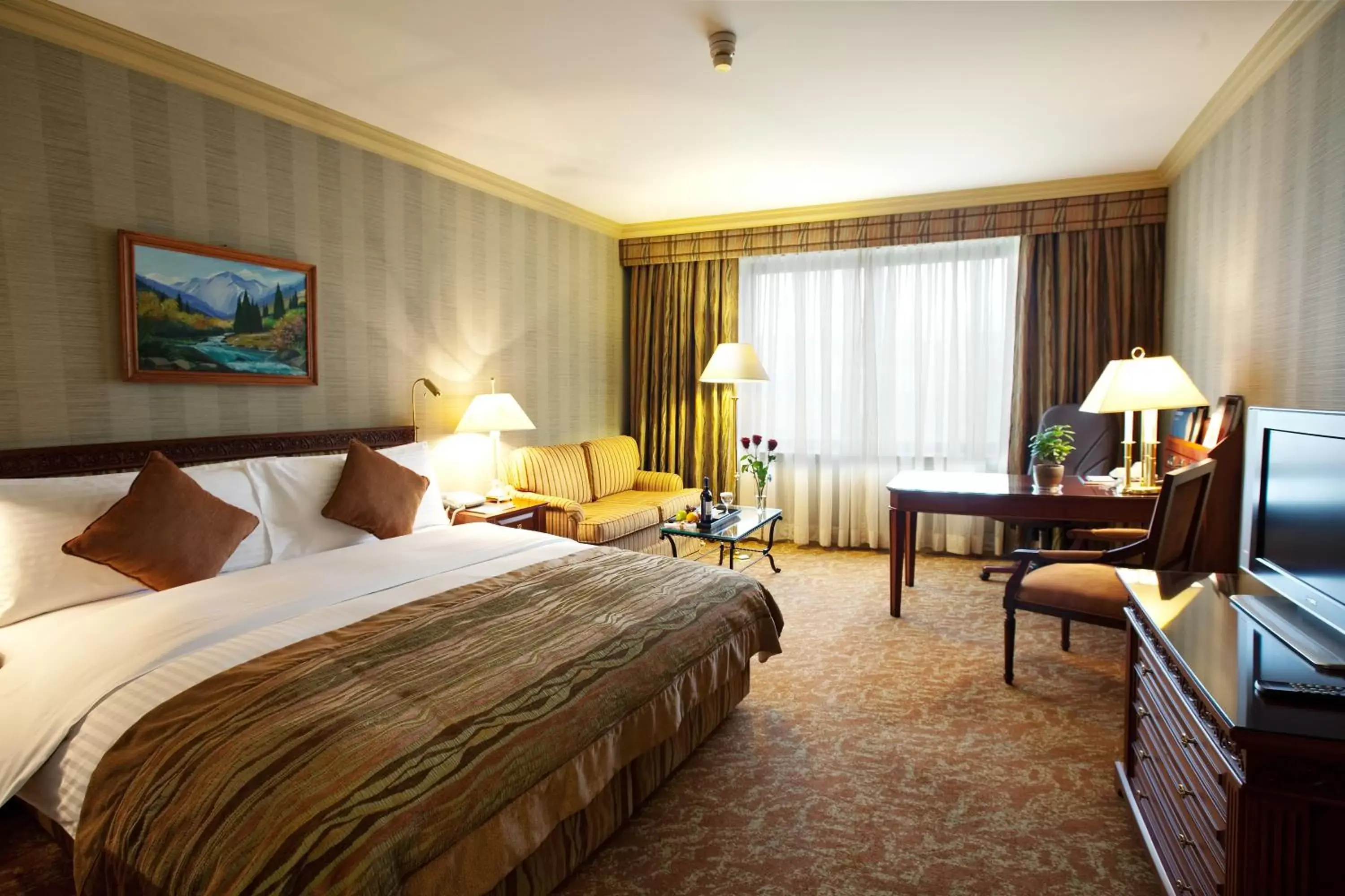 Photo of the whole room, Bed in InterContinental Almaty, an IHG Hotel