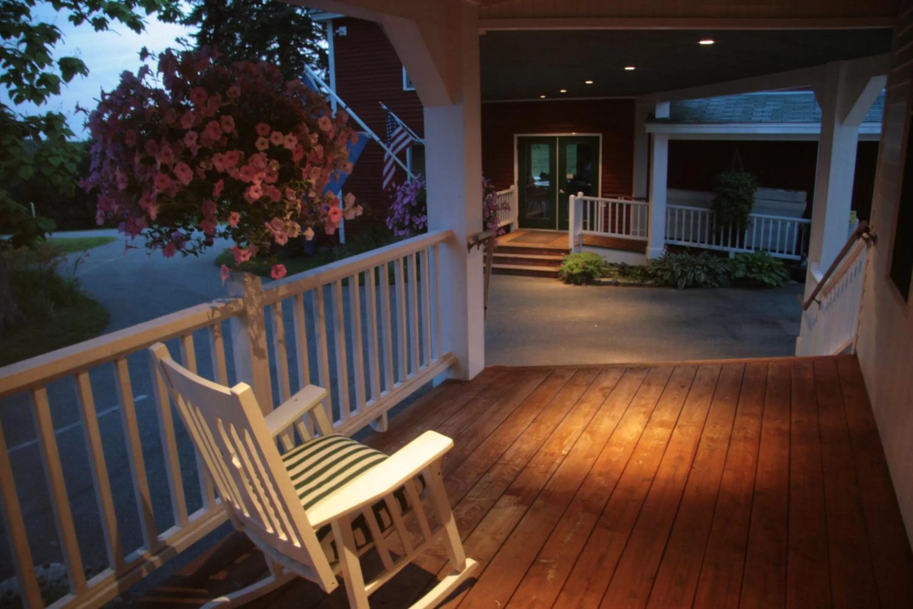 Facade/entrance in Maple Hill Farm Inn