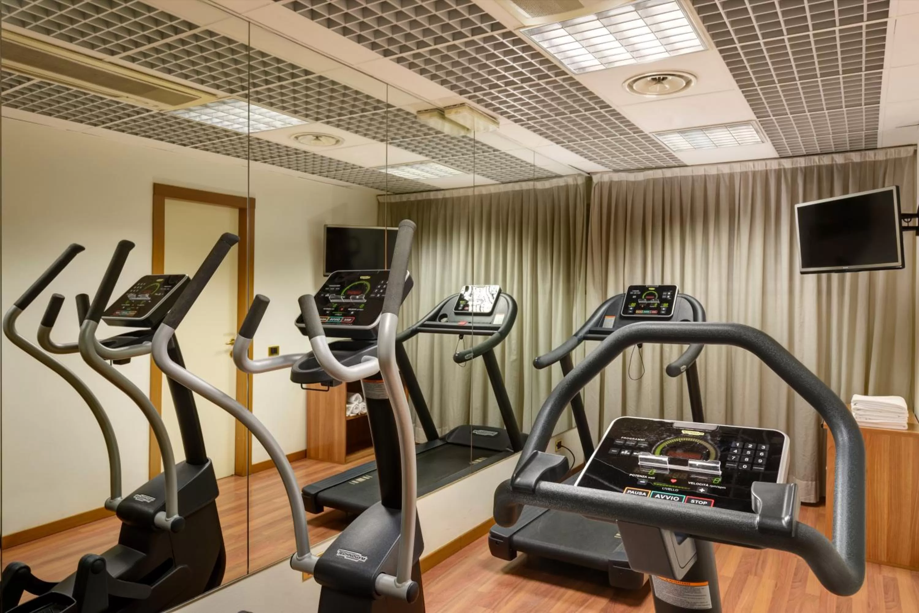 Fitness centre/facilities in UNA Hotels Scandinavia Milano