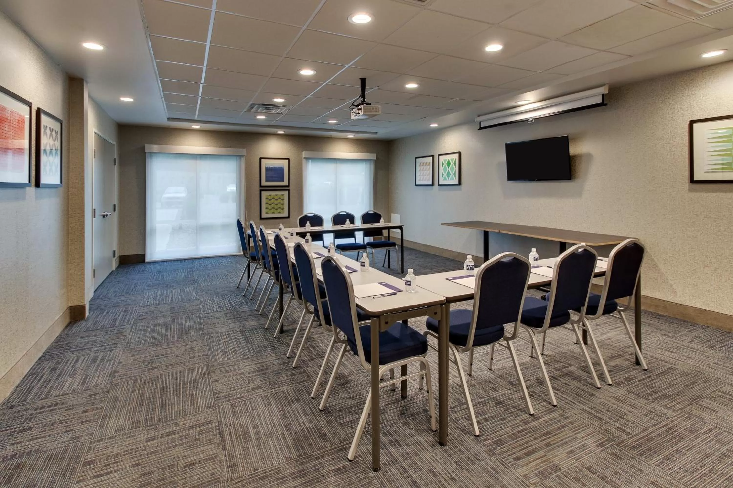 Meeting/conference room in Holiday Inn Express & Suites Ithaca by IHG