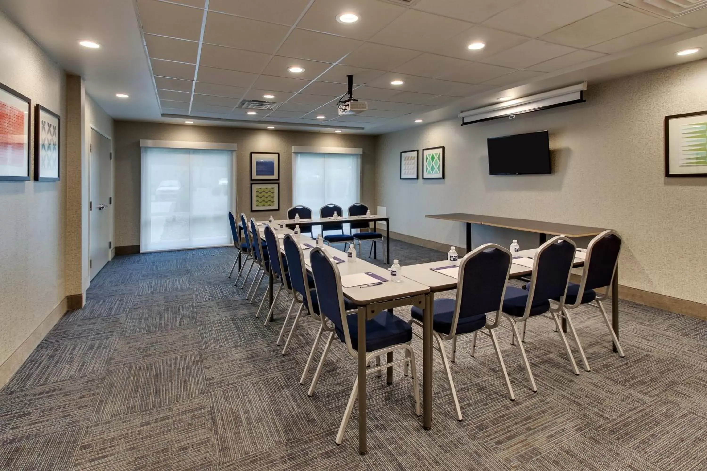 Meeting/conference room in Holiday Inn Express & Suites - Ithaca, an IHG Hotel