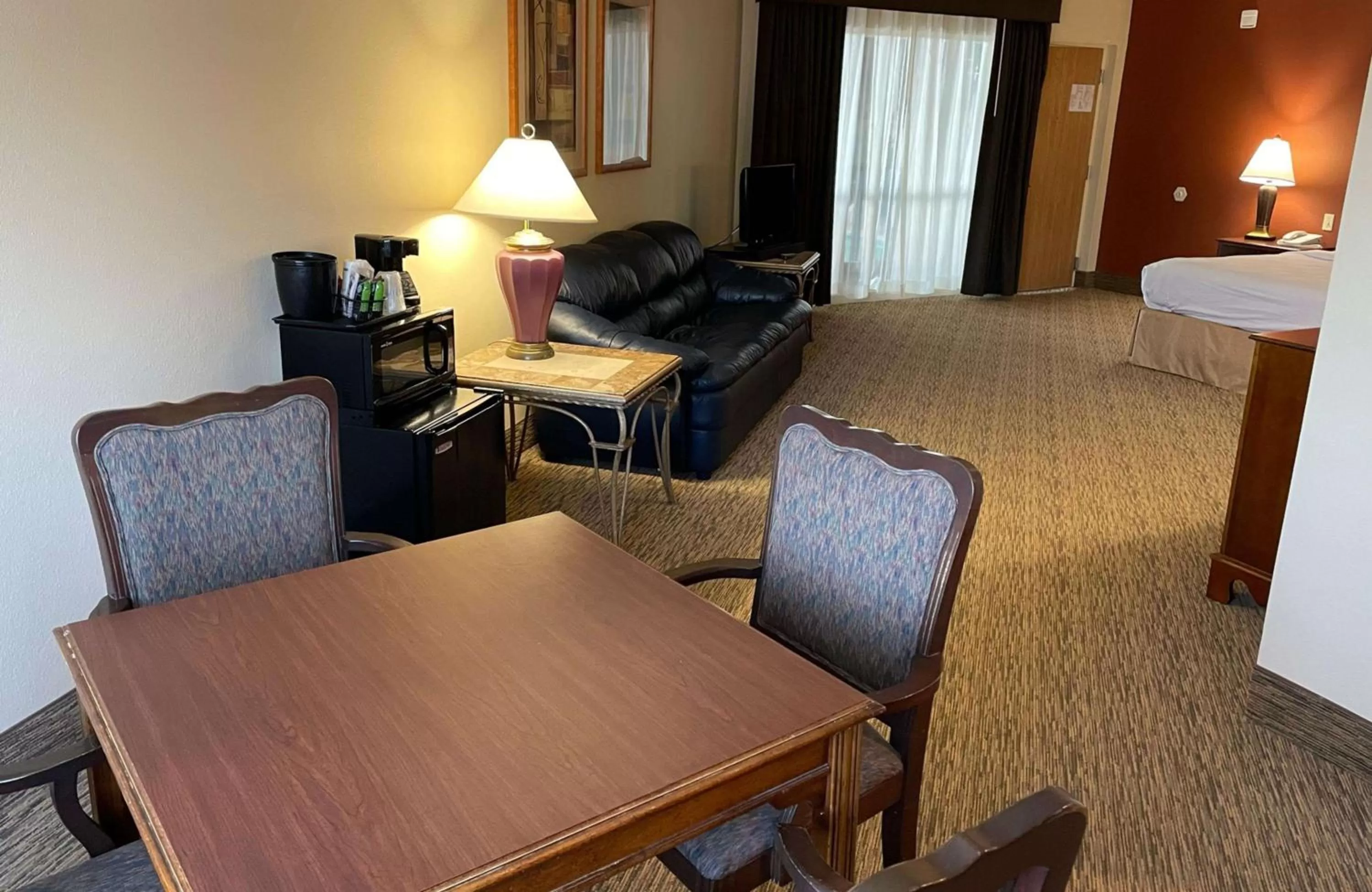 Bedroom, Bed in Best Western Starlite Village