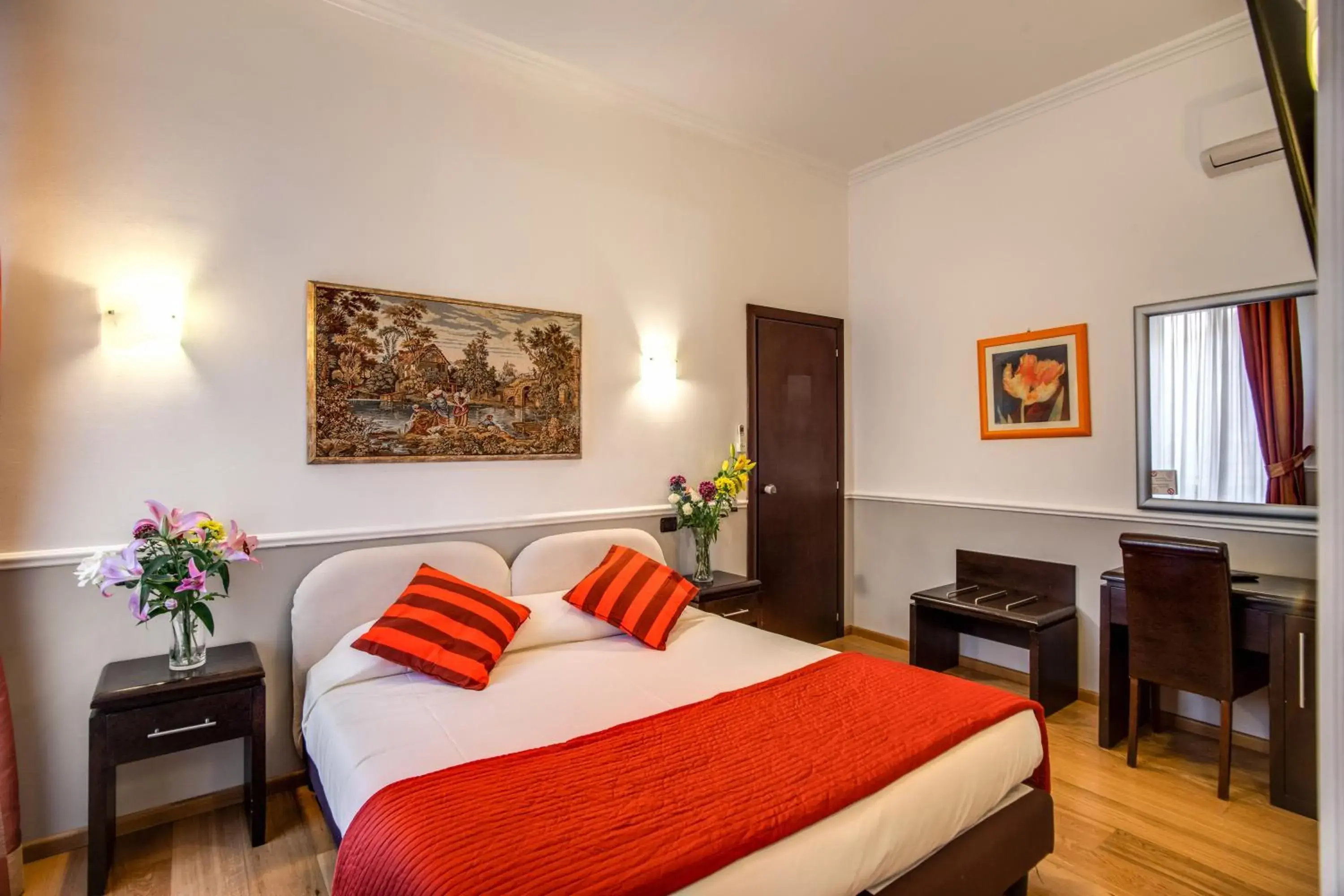 Bedroom, Bed in Hotel Everest Inn Rome