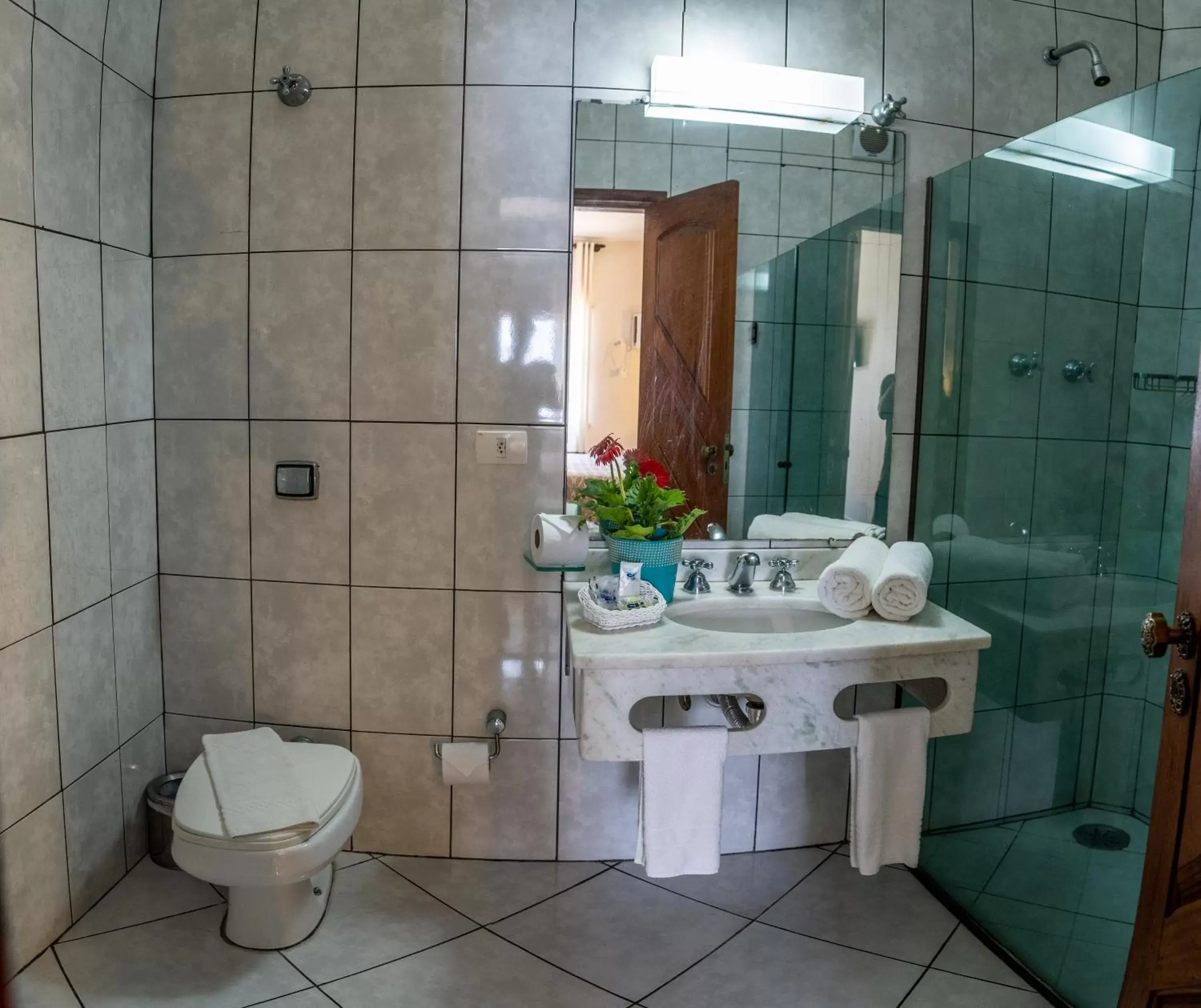 Bathroom in Strand Hotel Guarujá Frente Mar