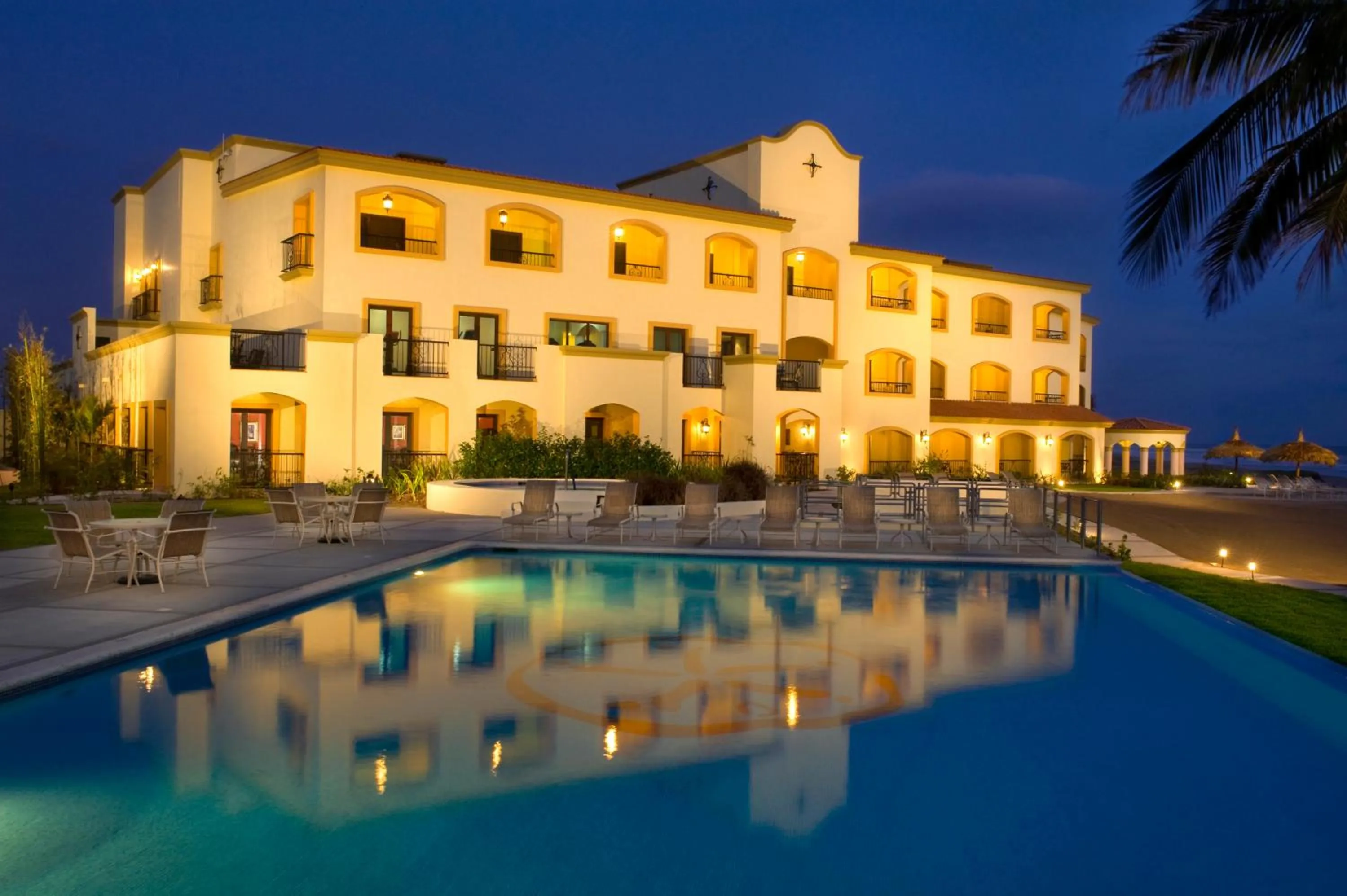 Swimming pool in Las Villas Hotel & Golf By Estrella del Mar