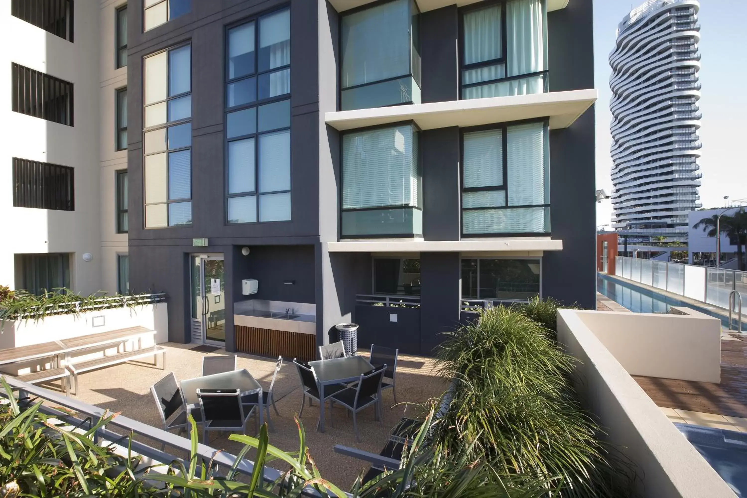 Property building in Mantra Broadbeach on the Park Property building in Mantra Broadbeach on the Park