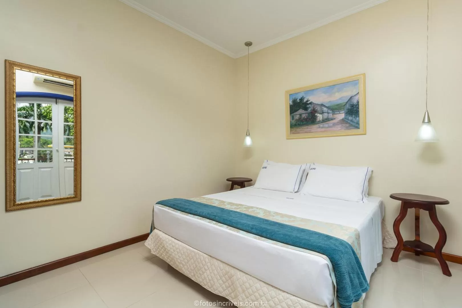 Photo of the whole room, Bed in Pousada Eclipse Paraty