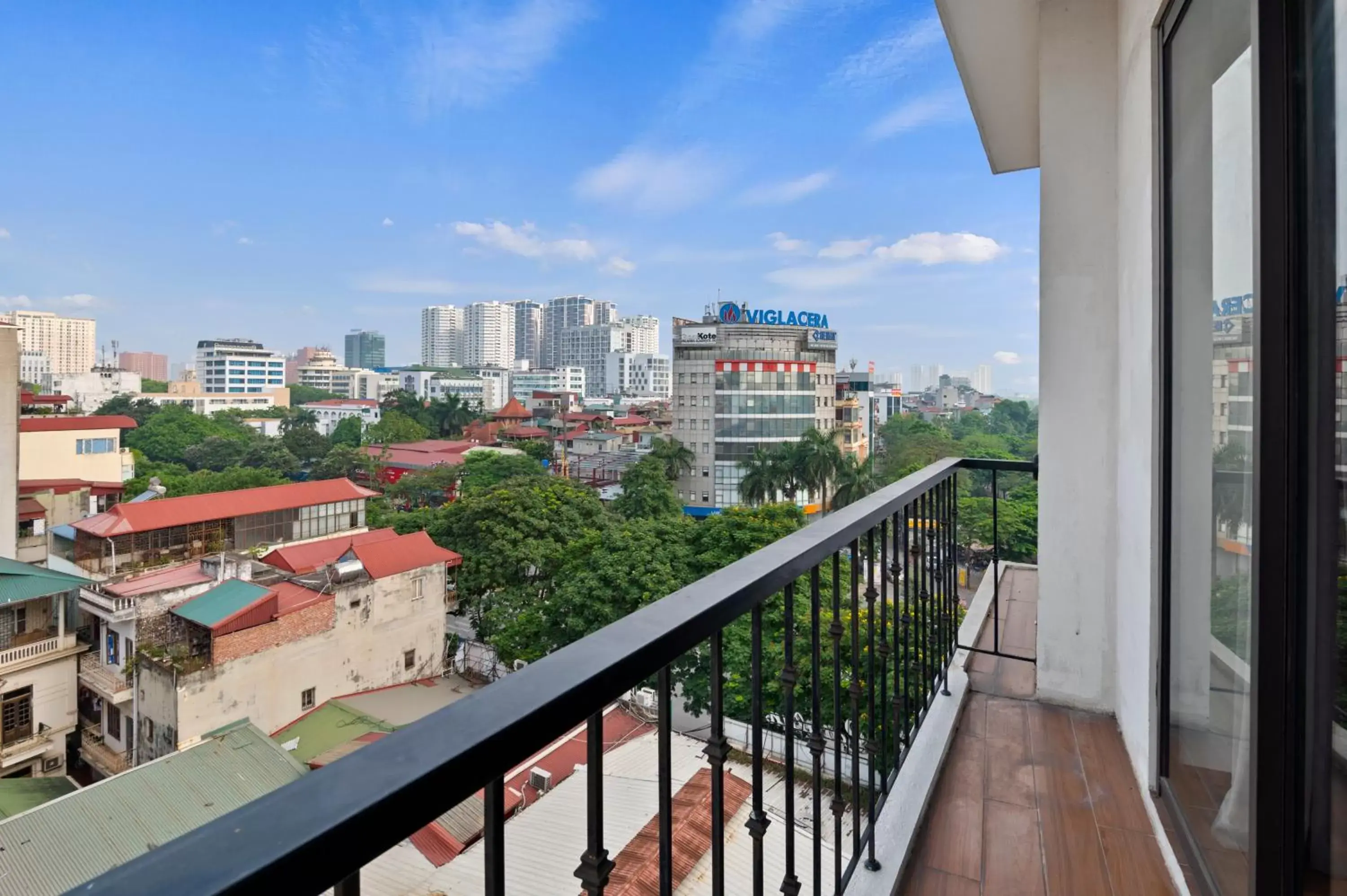 Property building in 22Land Residence Hotel & Spa Ha Noi