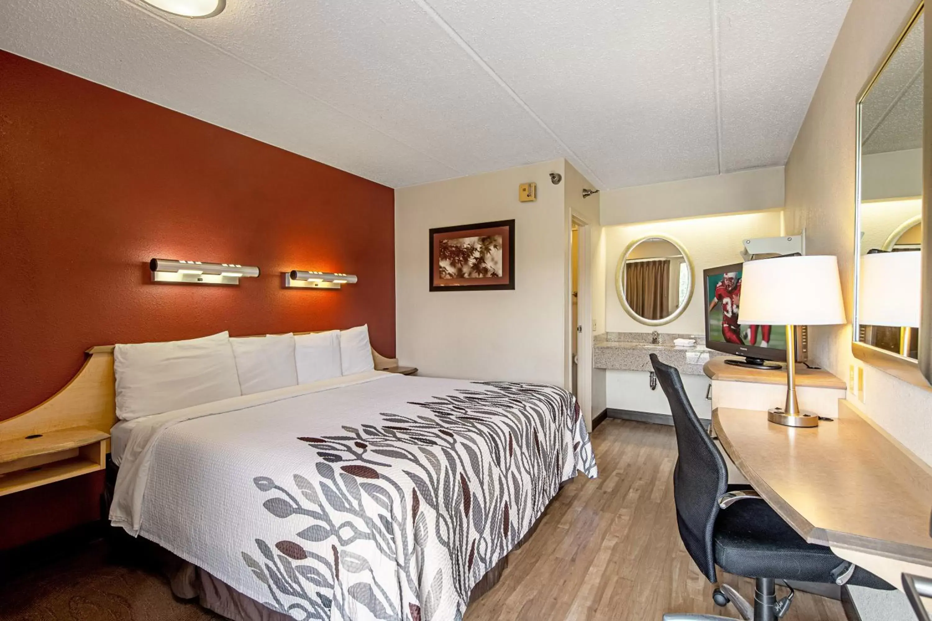 Bedroom in Red Roof Inn Hilton Head Island