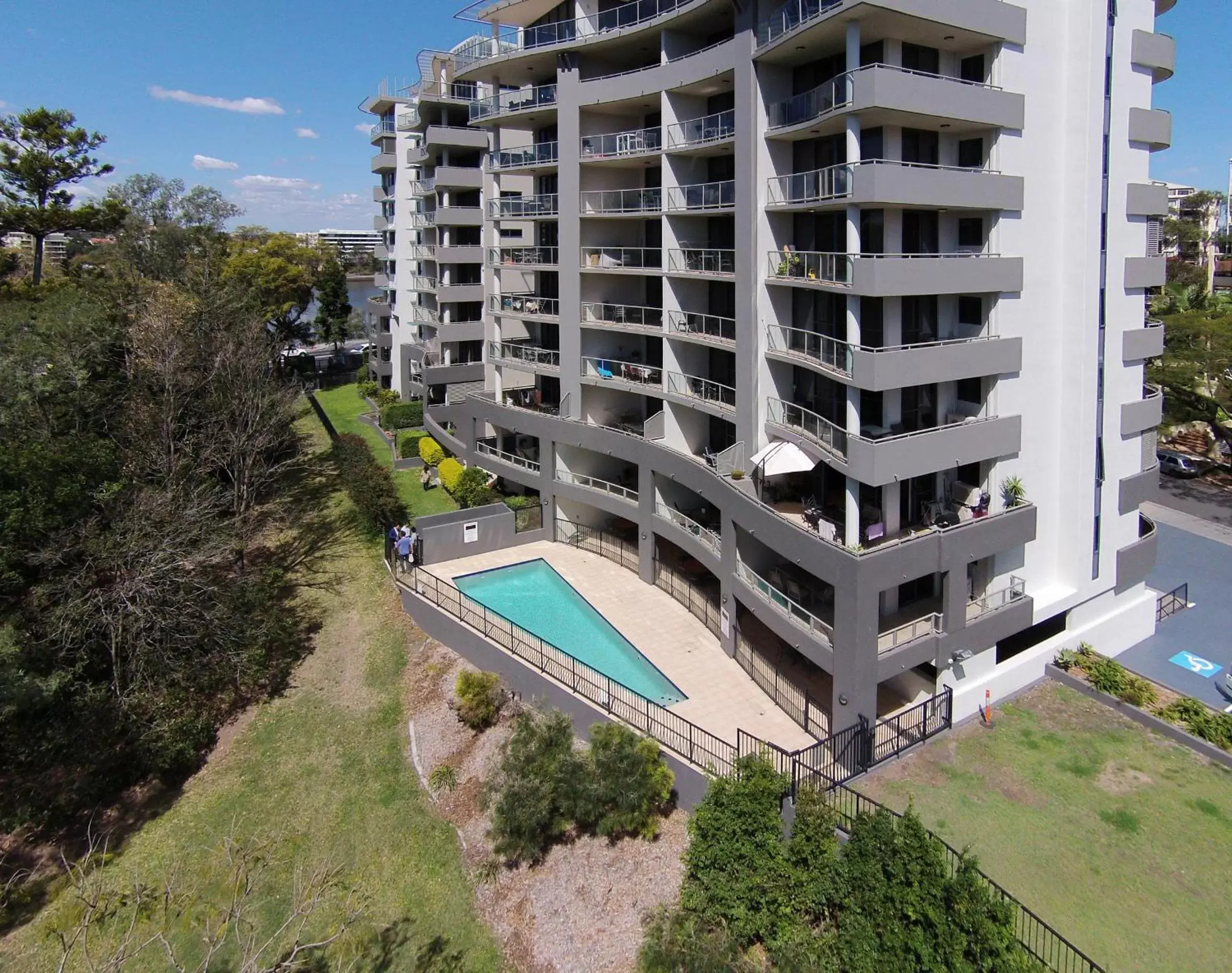 Property building, Bird's-eye View in Inn on the Park Apartments