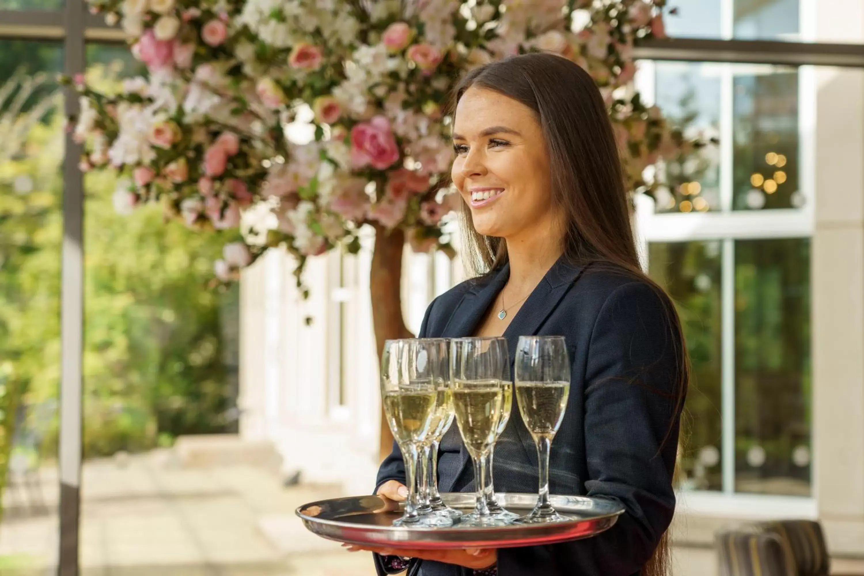 Food and drinks in Macdonald Crutherland House Food and drinks in Macdonald Crutherland House