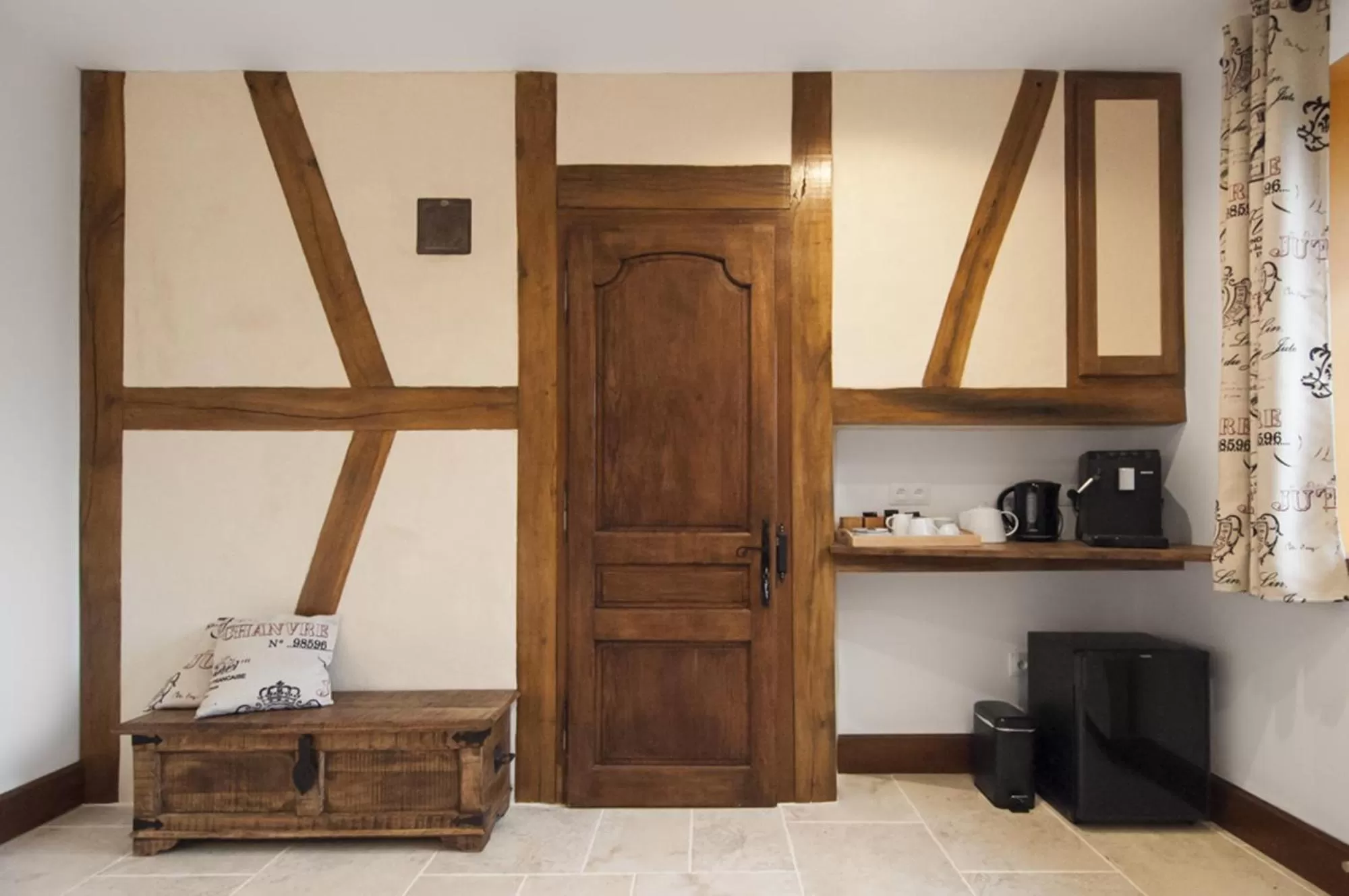 Coffee/tea facilities in Jardin des Sens, la Rente d'Eguilly