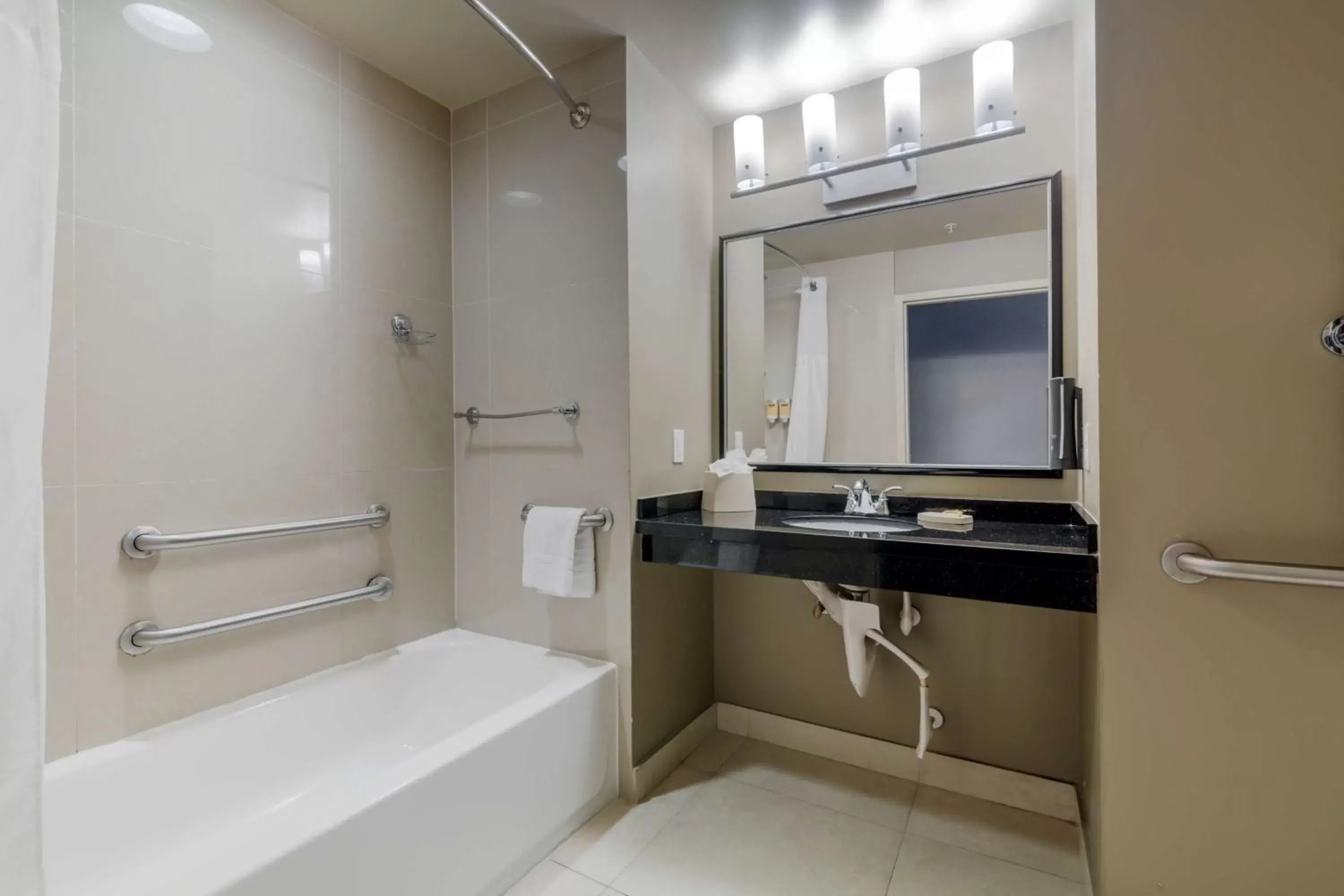Bathroom in Best Western Plus Miami Airport North Hotel & Suites