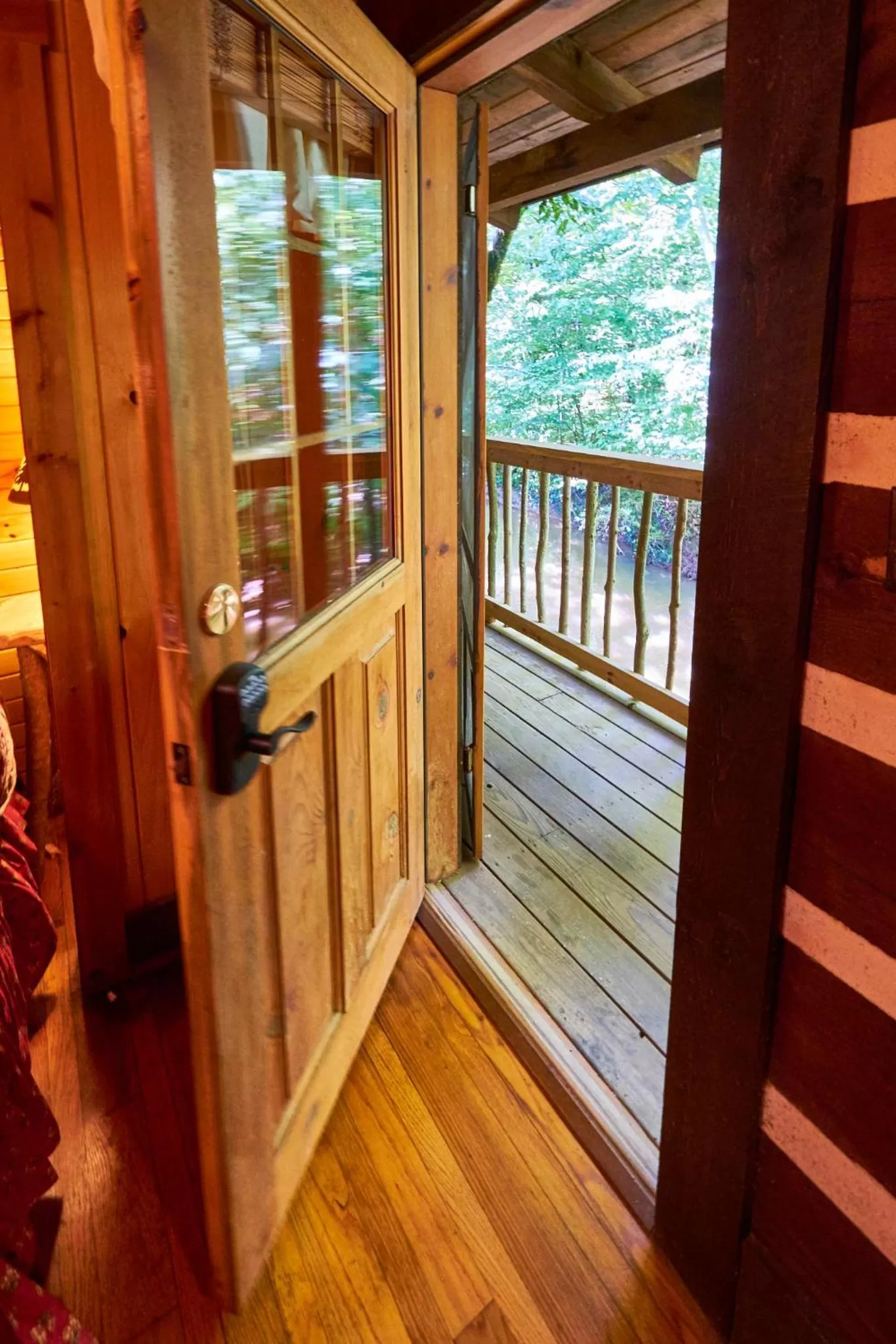 Creekwalk Inn Bed and Breakfast with Cabins