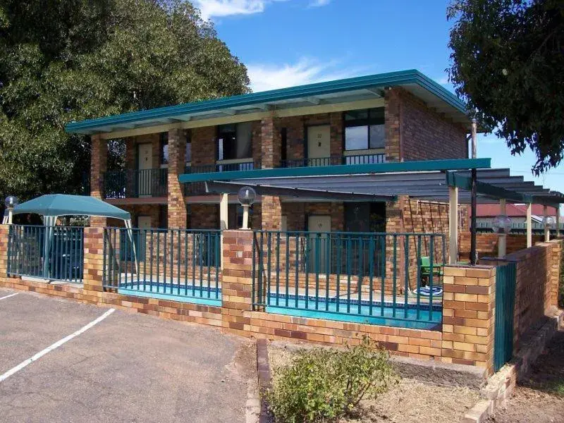 Day, Property Building in Figtree Motel