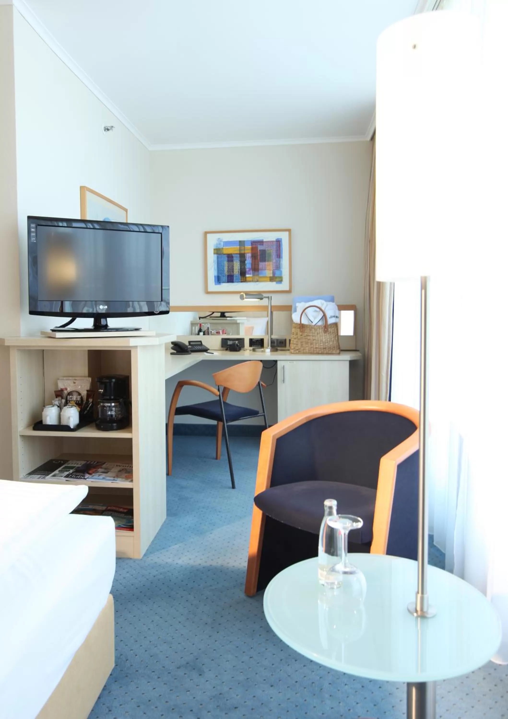 Photo of the whole room, Bed in Lindner Hotel Cologne Am Dom, part of JdV by Hyatt