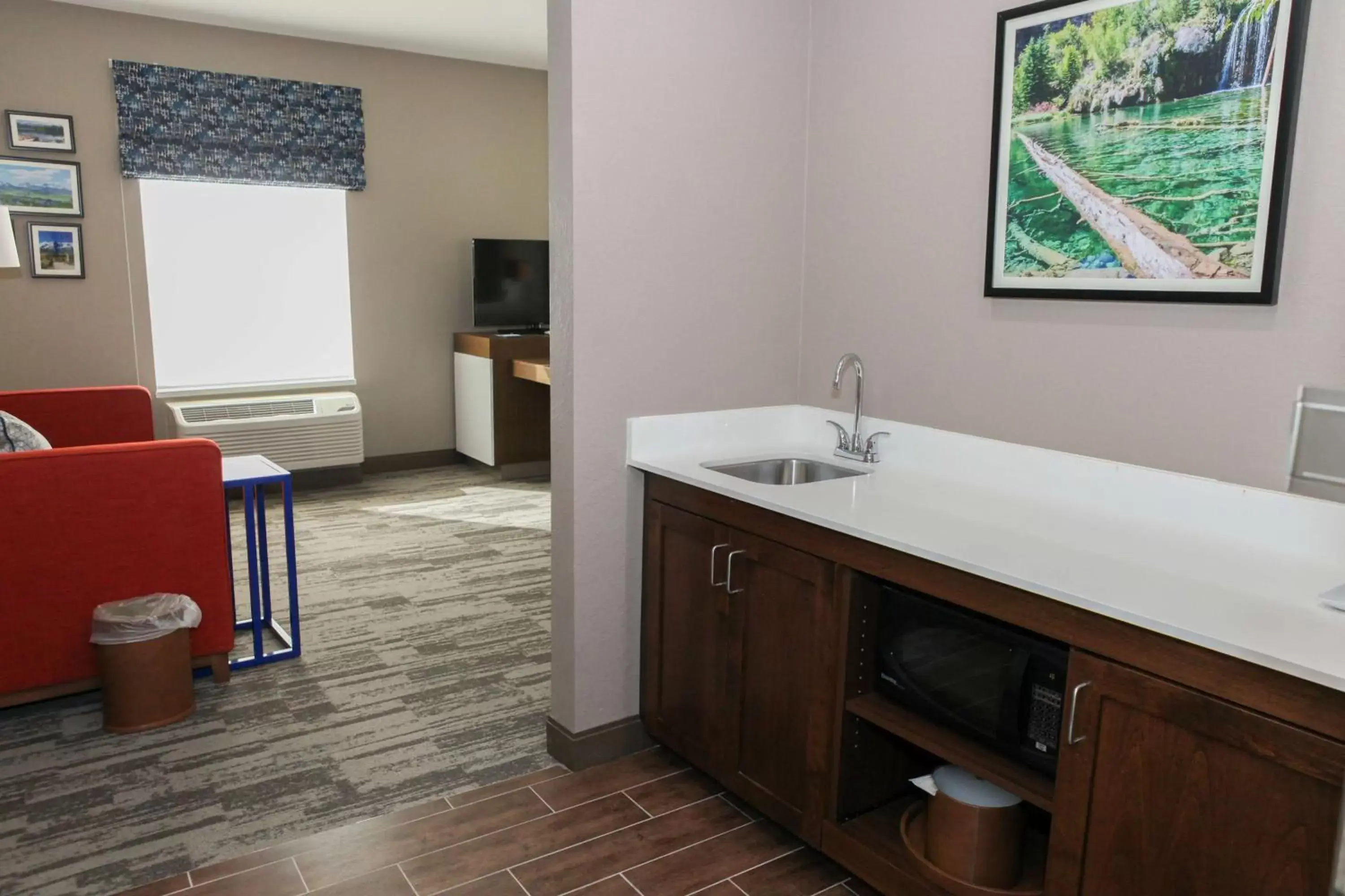 Bedroom, Bathroom in Hampton Inn & Suites Lafayette