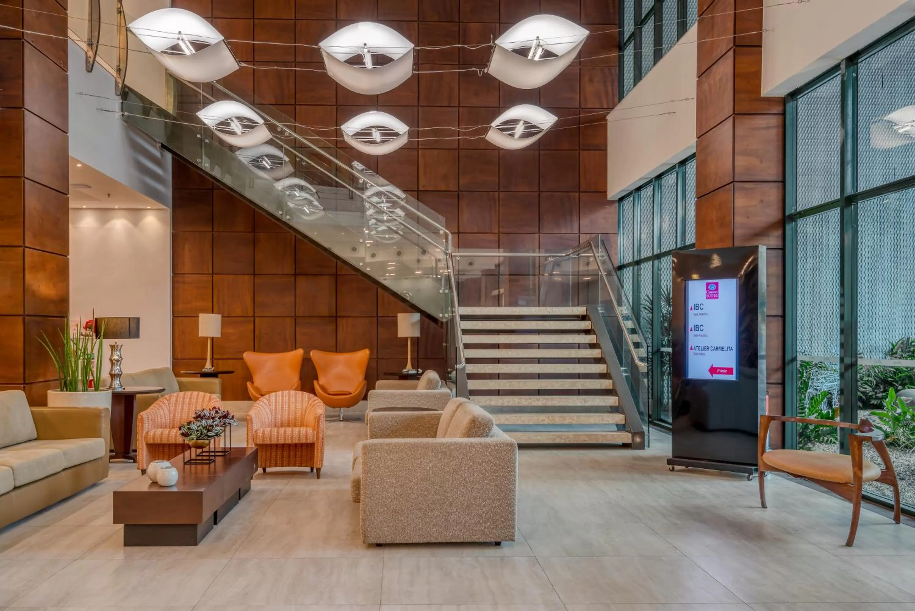 Lobby or reception in Comfort Suítes Vitória